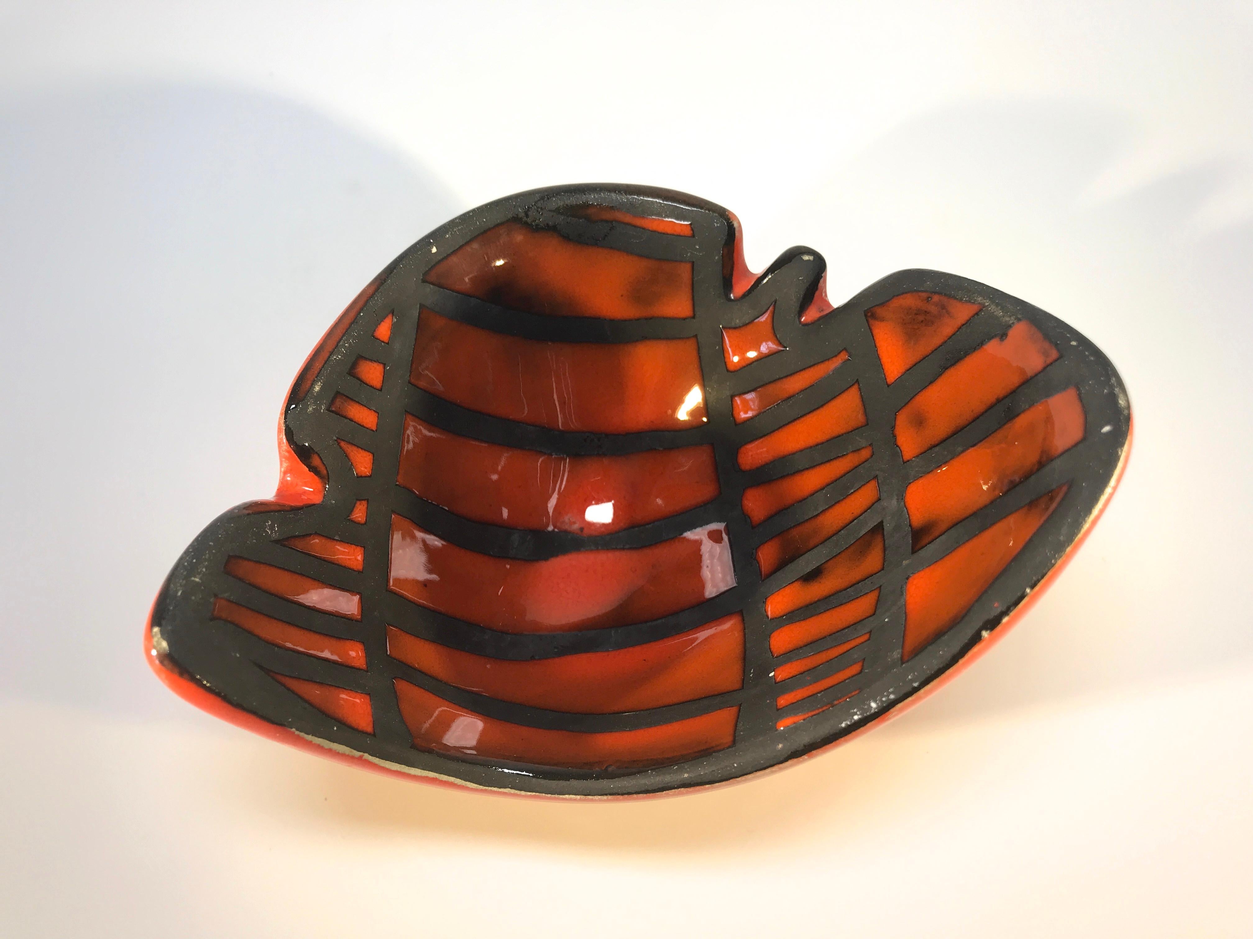 20th Century Roger Capron, Vallauris, Flame Red & Black Ceramic Tribal 1950 Vide Poche Bowl