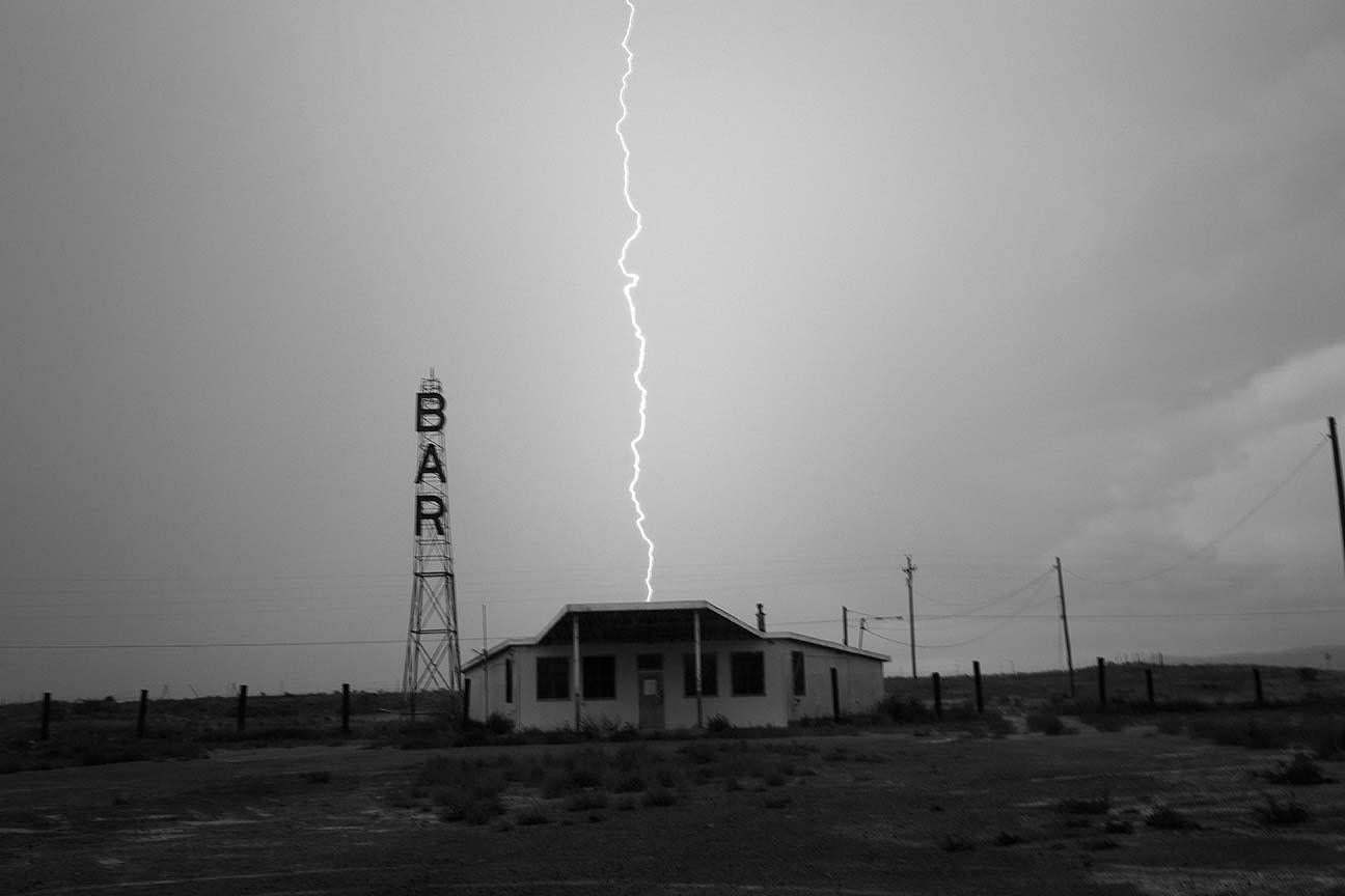 Roger Deakins Black and White Photograph – Lightning Strikes, New Mexico, 2014