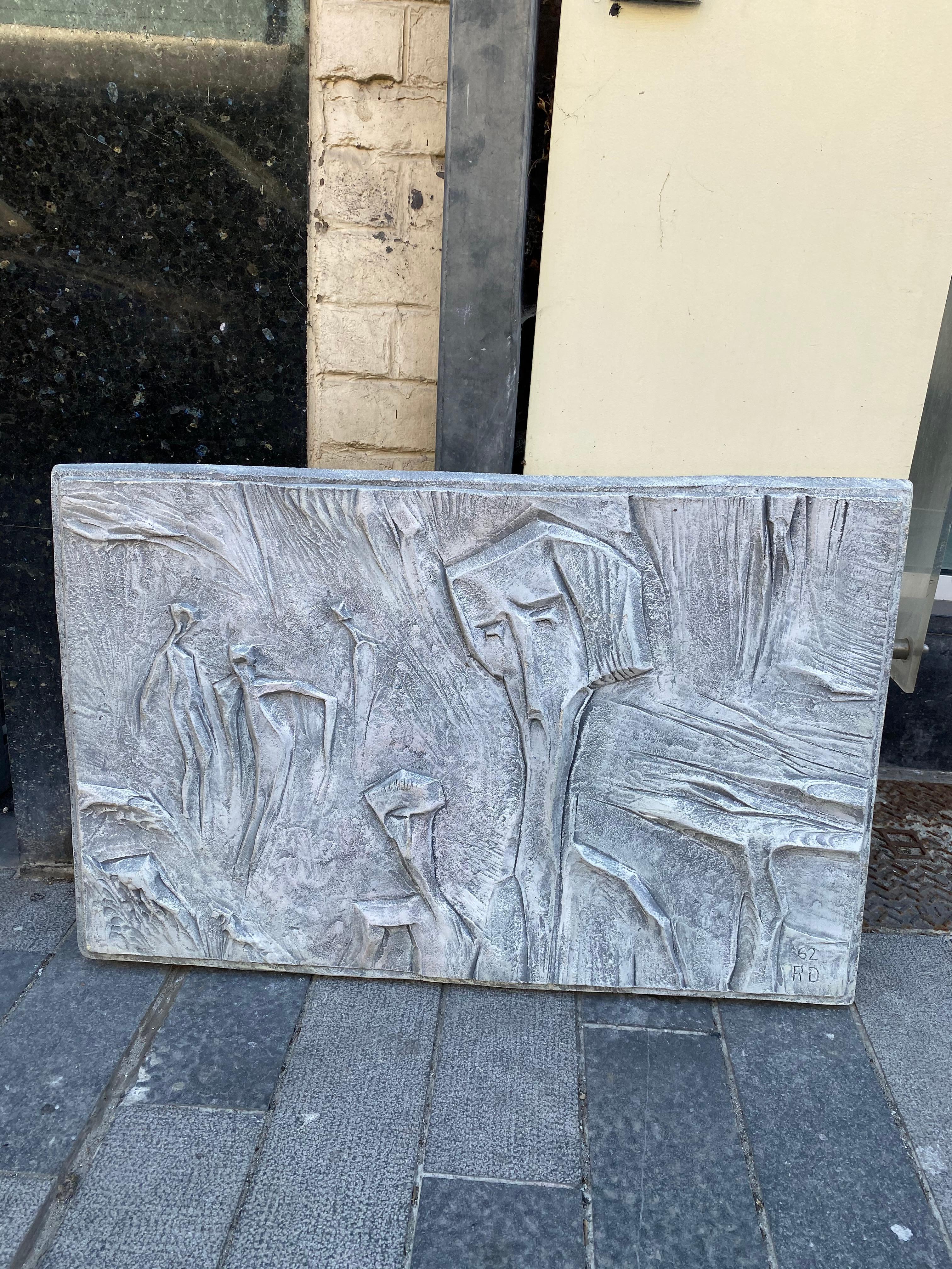 Roger Desserprit (1923-1985) Characters, 1964 Bas-relief in cement. Monogrammed and dated lower right.
Measures: 67 x 102 cm.