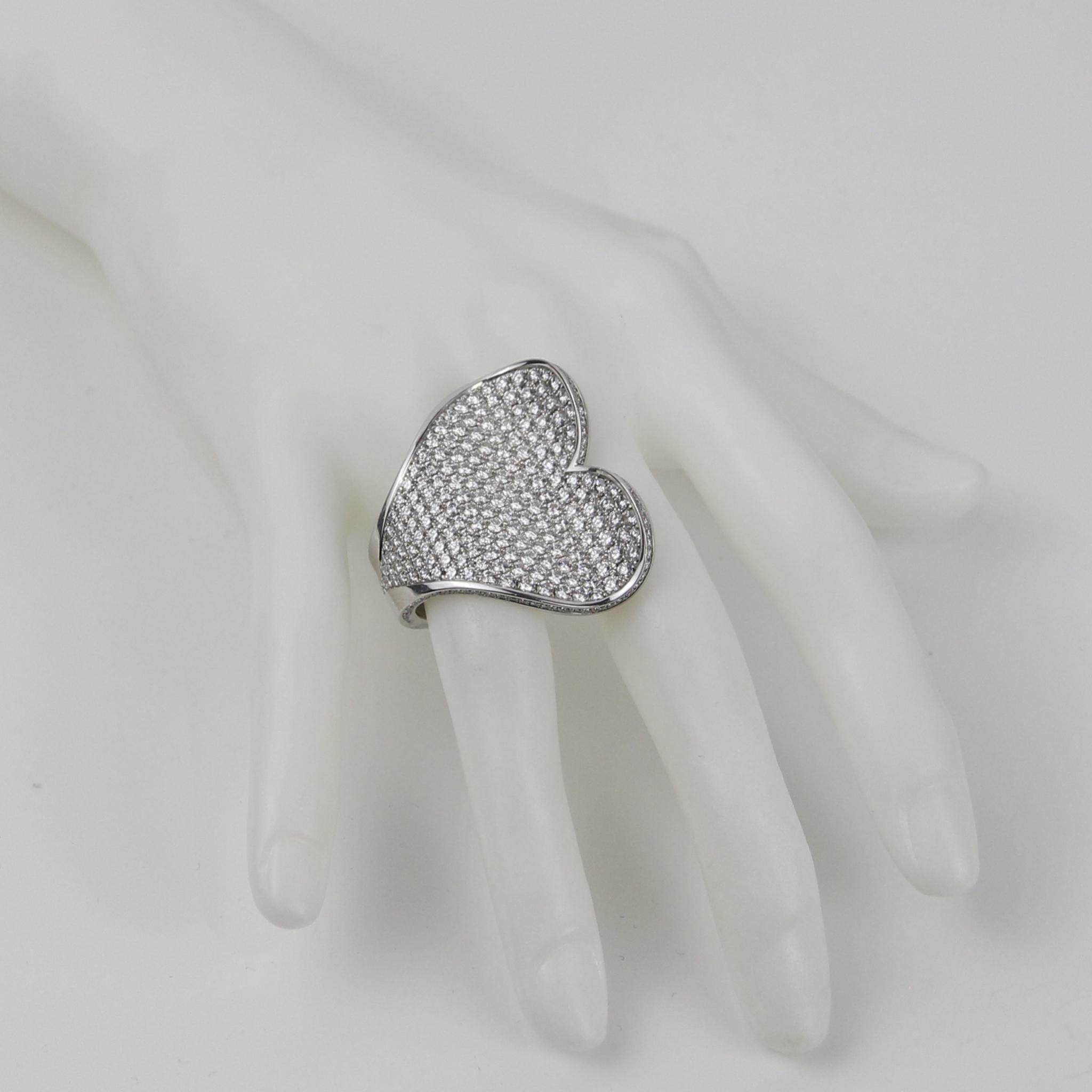 Brilliant Cut Roger Dubuis 18K White Gold 7.50 Ctw Diamond Heart Ring For Sale