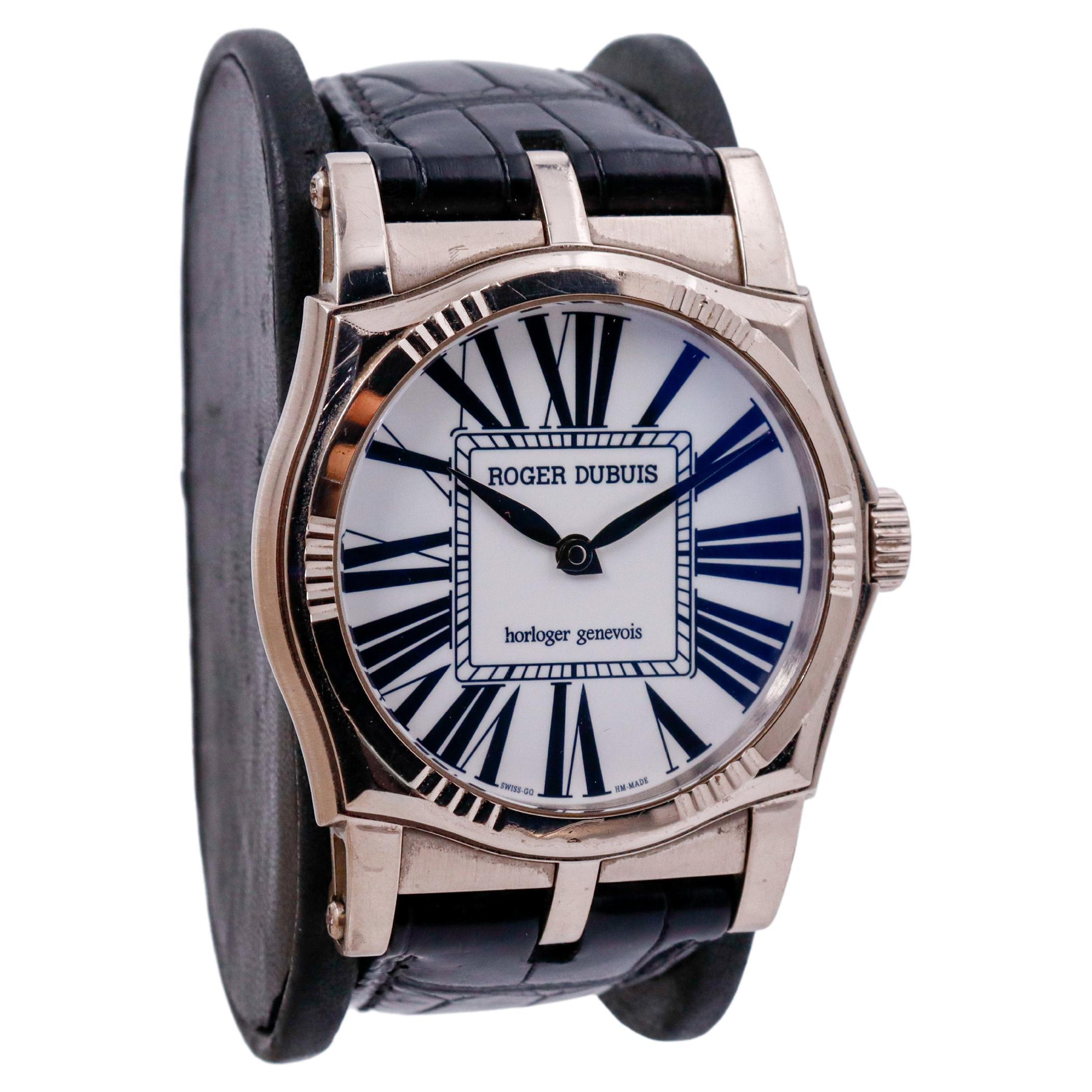 Roger Dubuis Sympathie aus 18 Karat Weißgold in neuem Zustand mit Schachtel und Papieren im Zustand „Hervorragend“ in Long Beach, CA
