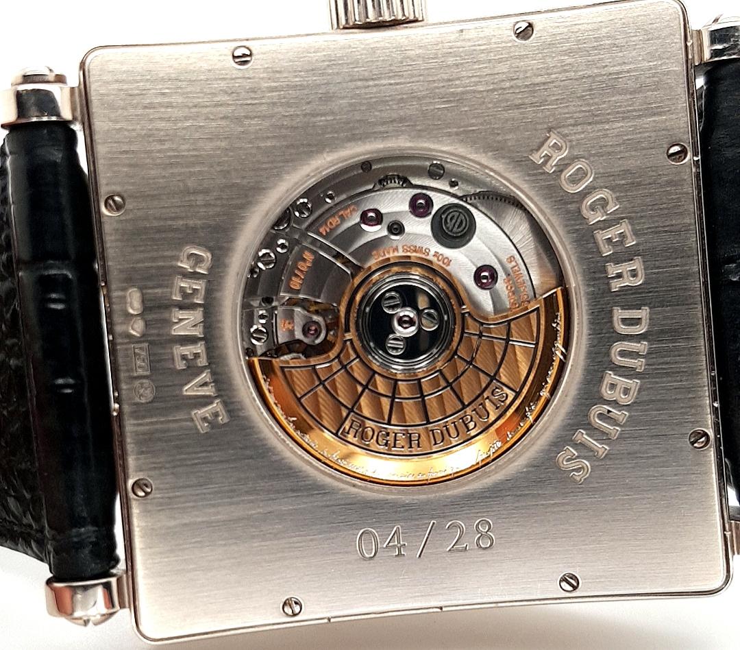 Or 18kt Roger Dubuis White Gold Square Limited Edition 28 Only GMT Jump Hour  en vente 3