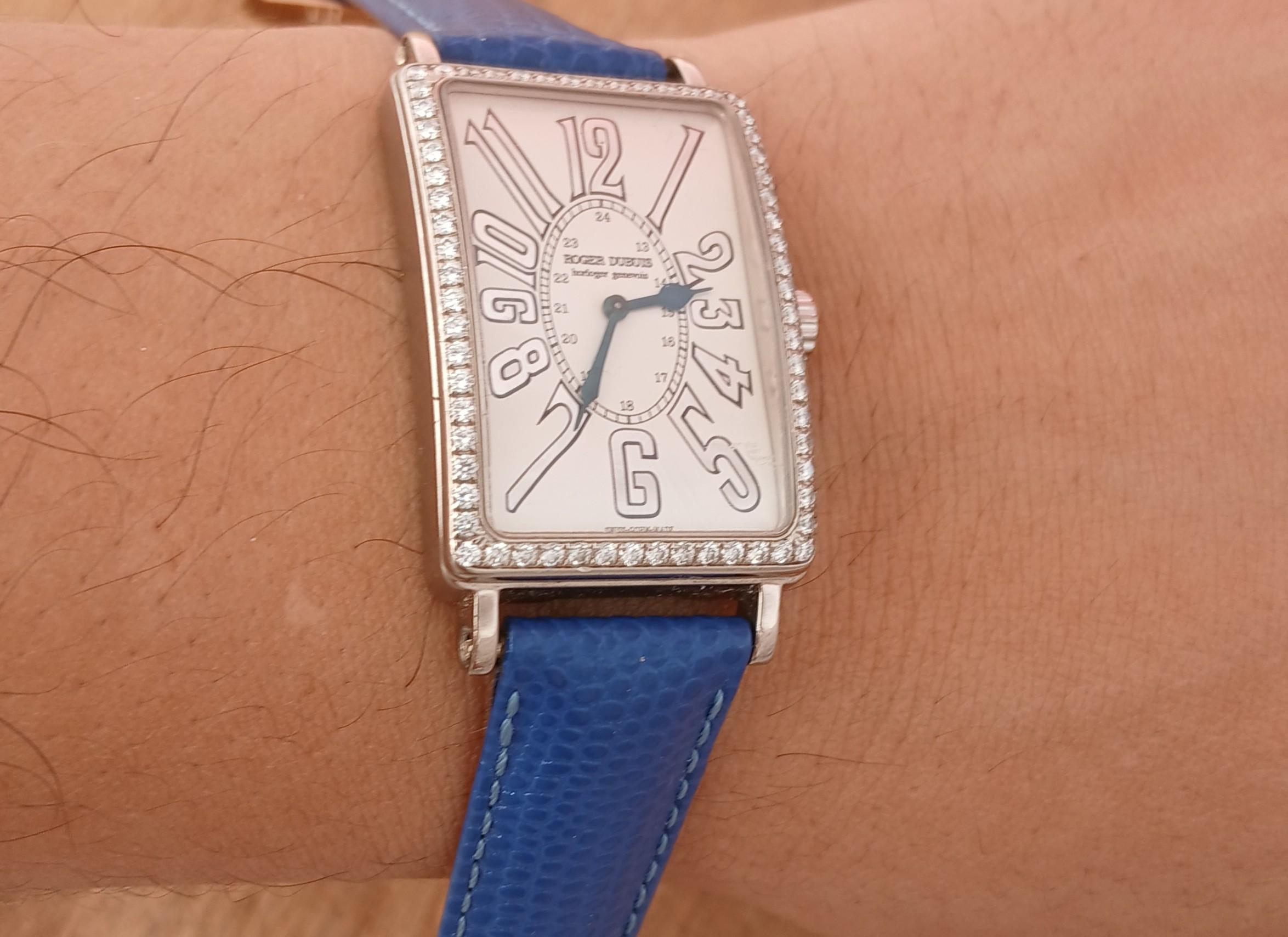 Taglio rotondo Orologio Roger Dubuis Much More in oro bianco 18k con cassa di diamanti M25 in vendita