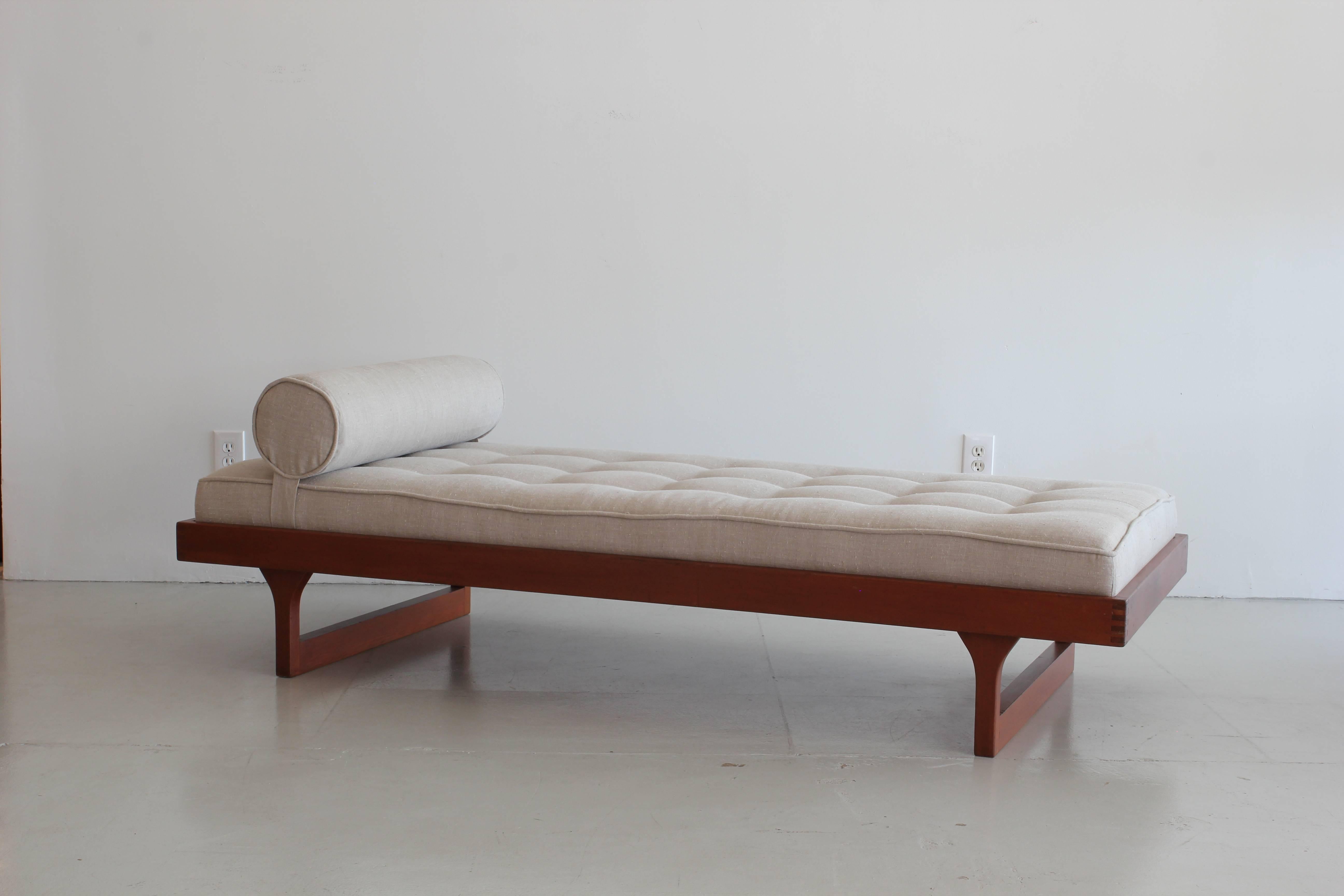Roger Fatus French Tufted Daybed 2