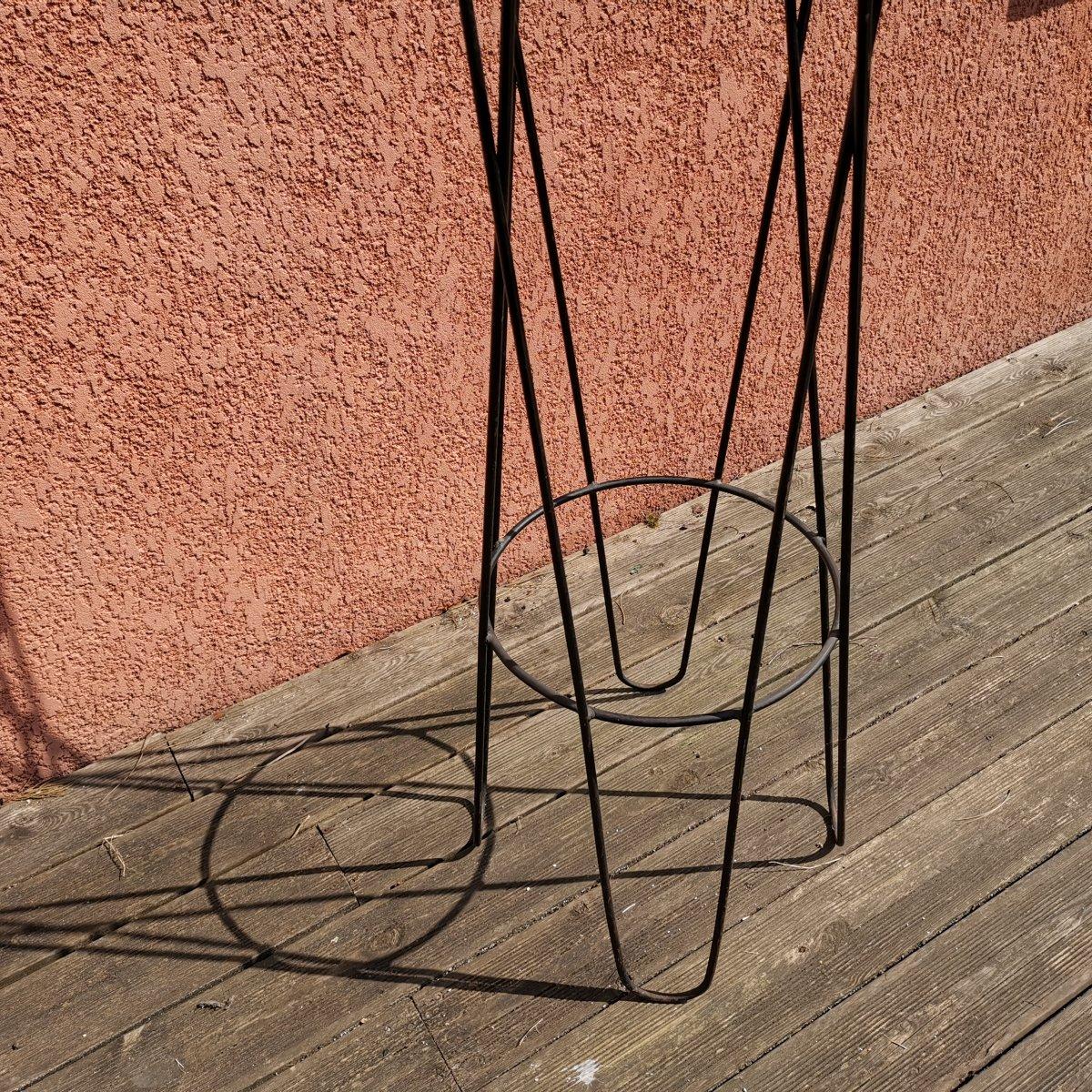 Hand-Crafted Roger Feraud, Clef De Sol Iron Hat & Coat Stand in Original Black with Red Balls For Sale