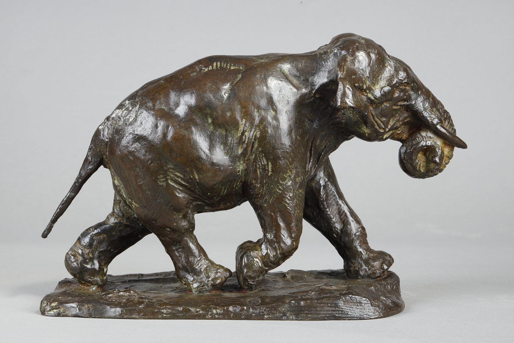 Roger Godchaux Figurative Sculpture - Elephant running with coiled trunk