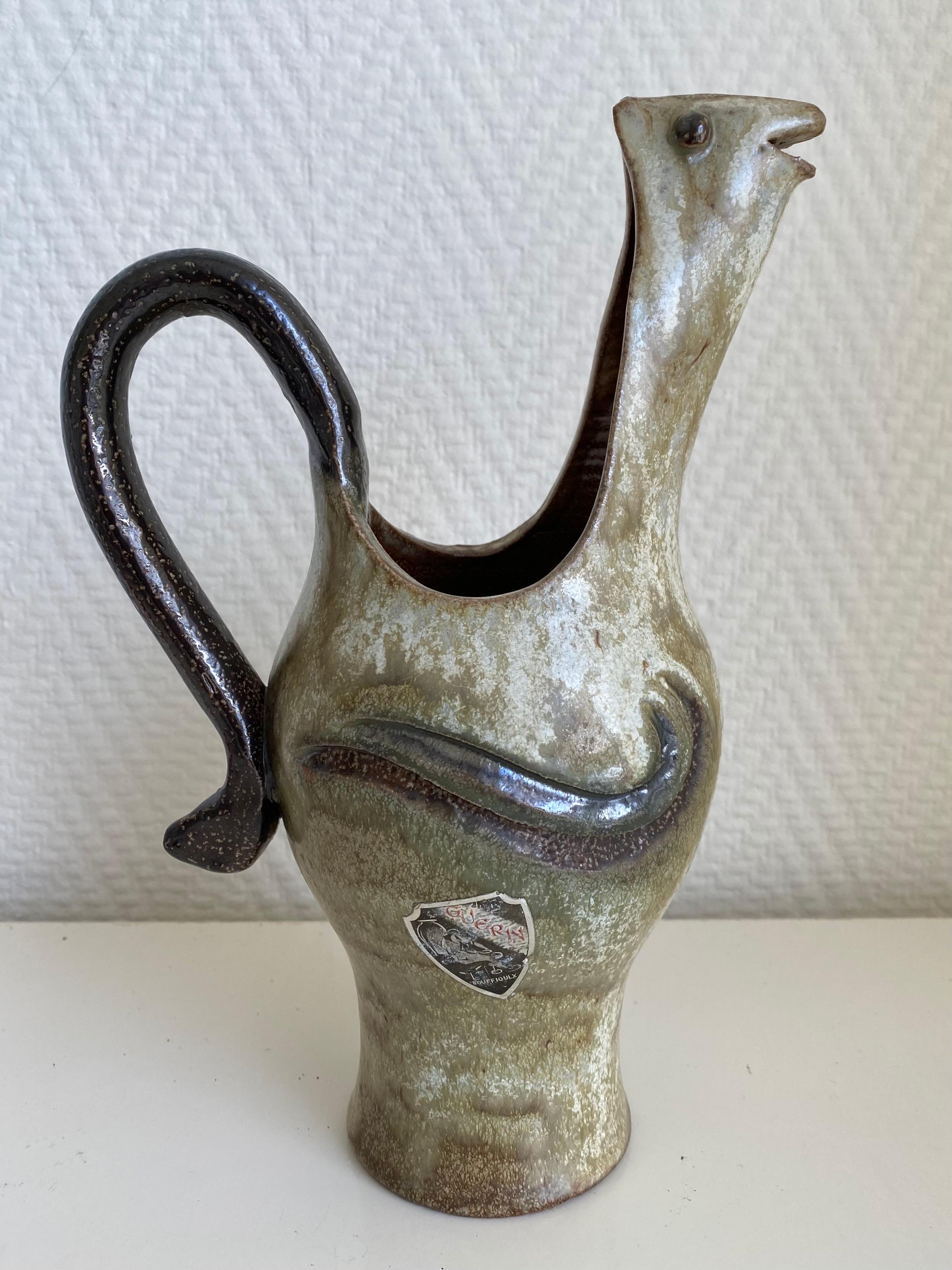 Stunning Belgian decanter by Roger Guérin, who was clearly inspired by Picasso when making this piece. The Decanter was Labeled 'Guérin Bouffioulx' and dates from circa 1930. It has an incised signature and number to the base and is offered in very