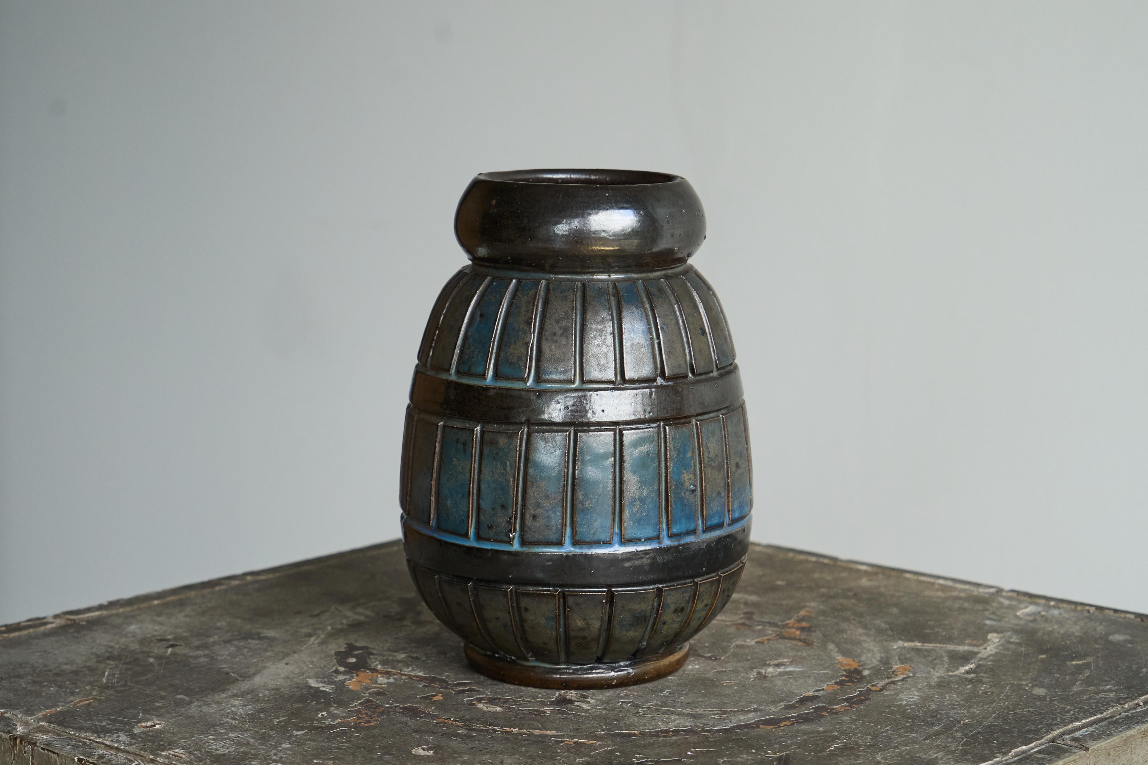 Fait main Vase Roger Guérin Studio Pottery Belgique années 1930 en vente