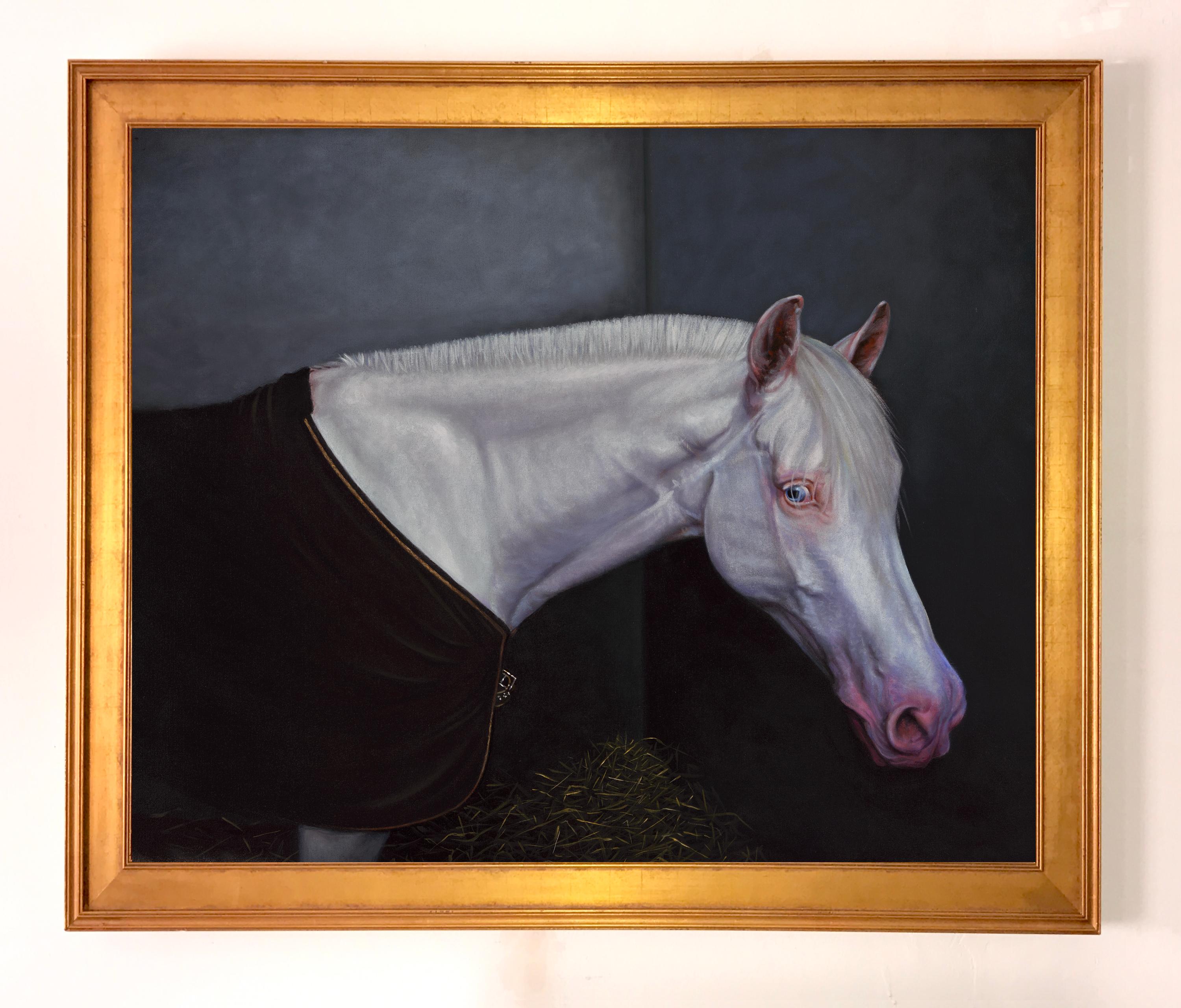 Grande cavallo bianco su sfondo nero ritratto fotorealistico 30 x 40 - Painting Fotorealista di Roger Henry