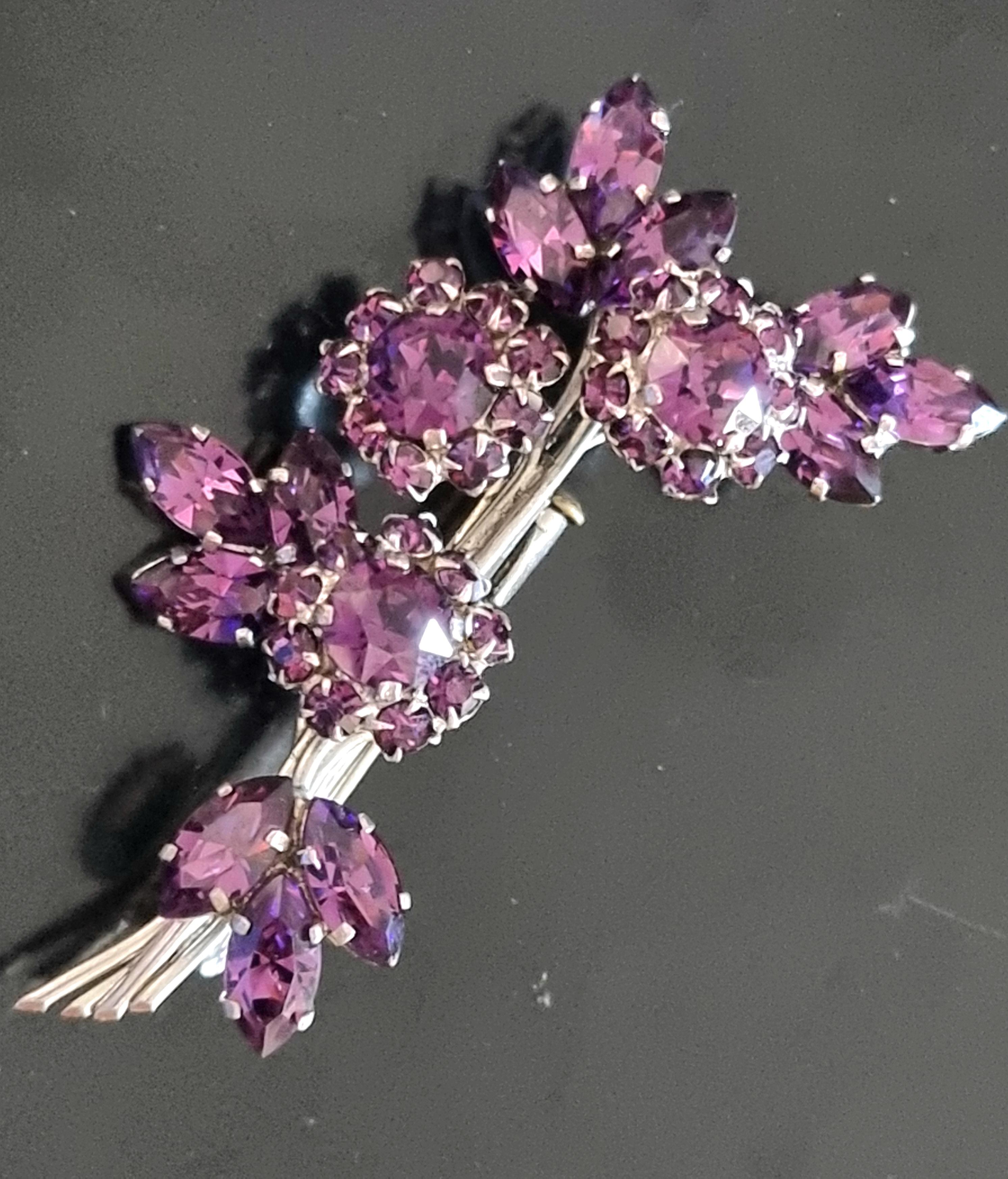 ROGER Jean Pierre, Beautiful old brooch, vintage from the 50s, High Fashion For Sale 9