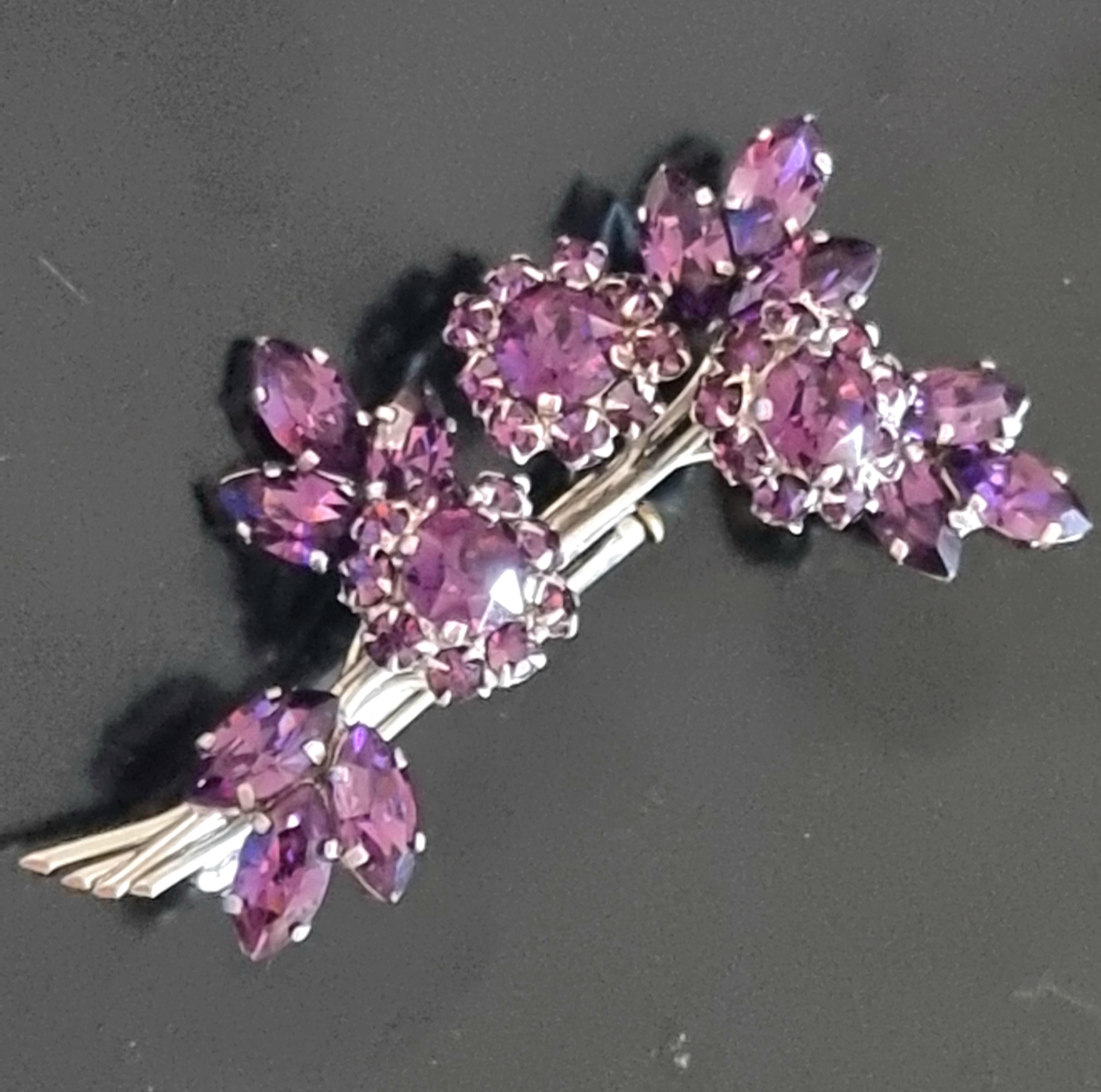 Magnificent old BROOCH:
vintage 50's,
in silver metal, glass rhinestones,
by High Fashion designer ROGER Jean Pierre,
Brooch dimensions 6.5 x 4 cm, weight 15 g,
good condition.

The French jeweler and designer, famous parurier Roger Jean Pierre has