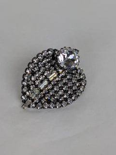 Roger Jean Pierre Broche en cristal à feuilles et gouttes de rosée