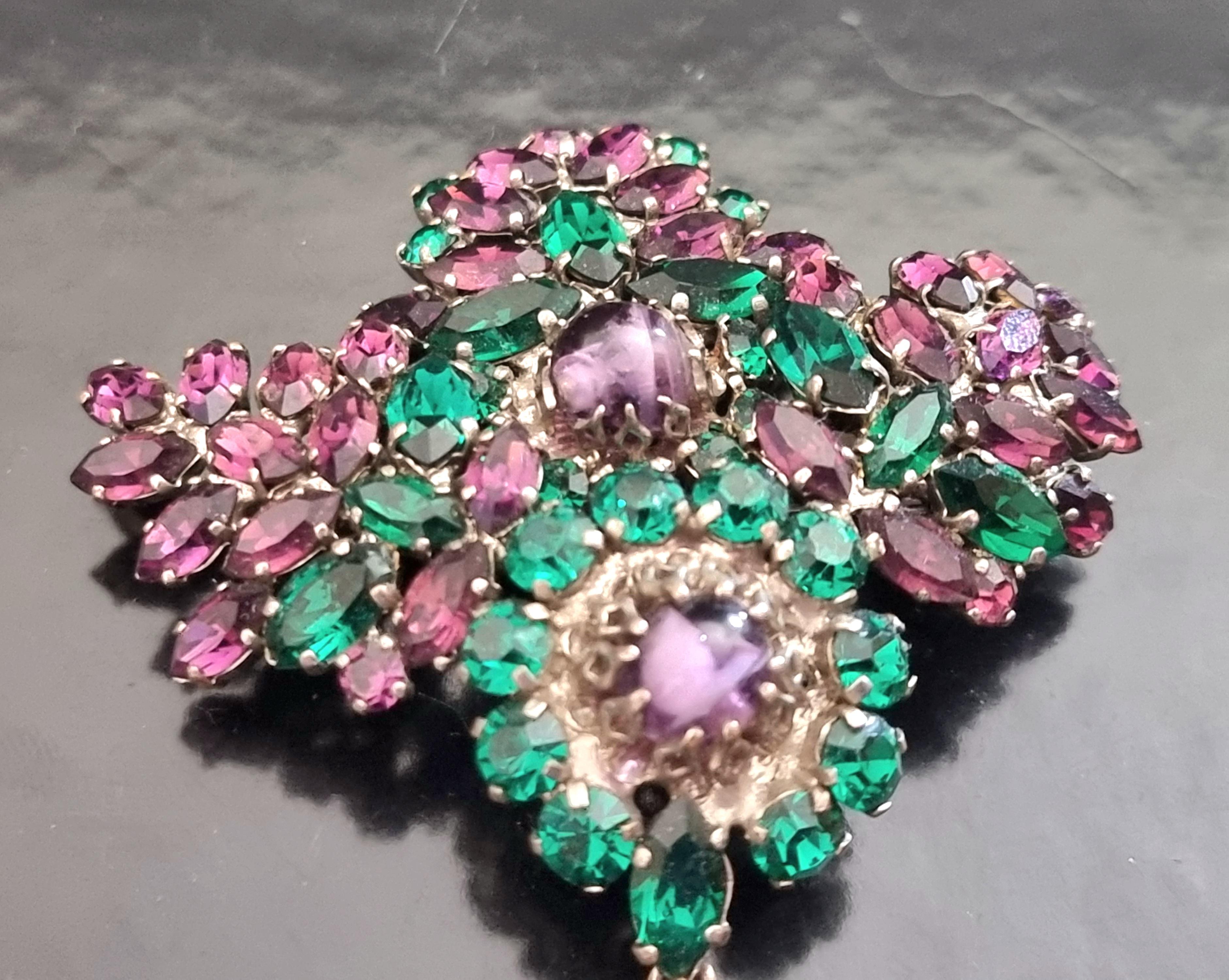 ROGER Jean Pierre, Magnificent old brooch, vintage from the 50s, High fashion For Sale 3