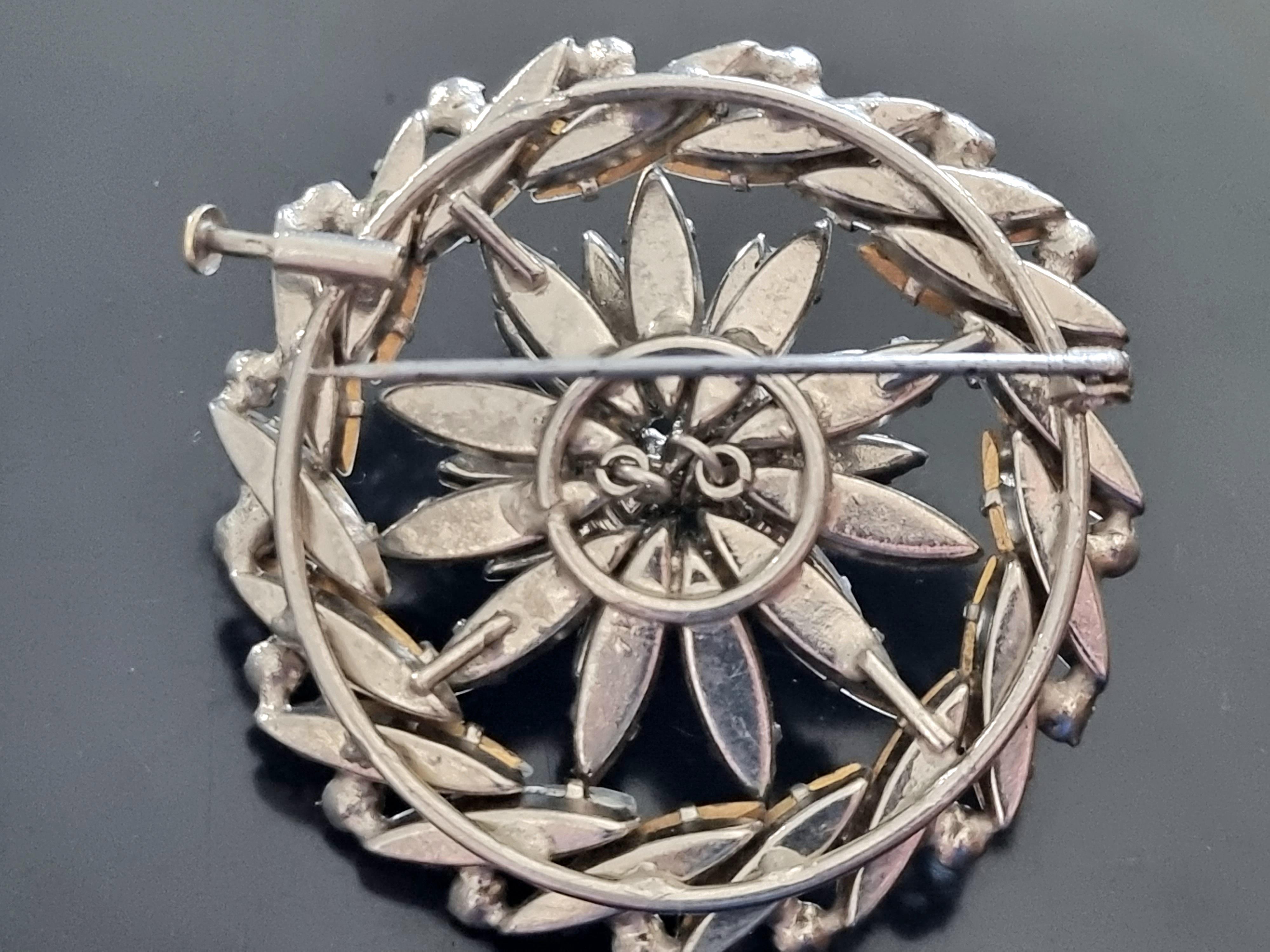 ROGER Jean Pierre, Magnificent old brooch, vintage from the 50s For Sale 9