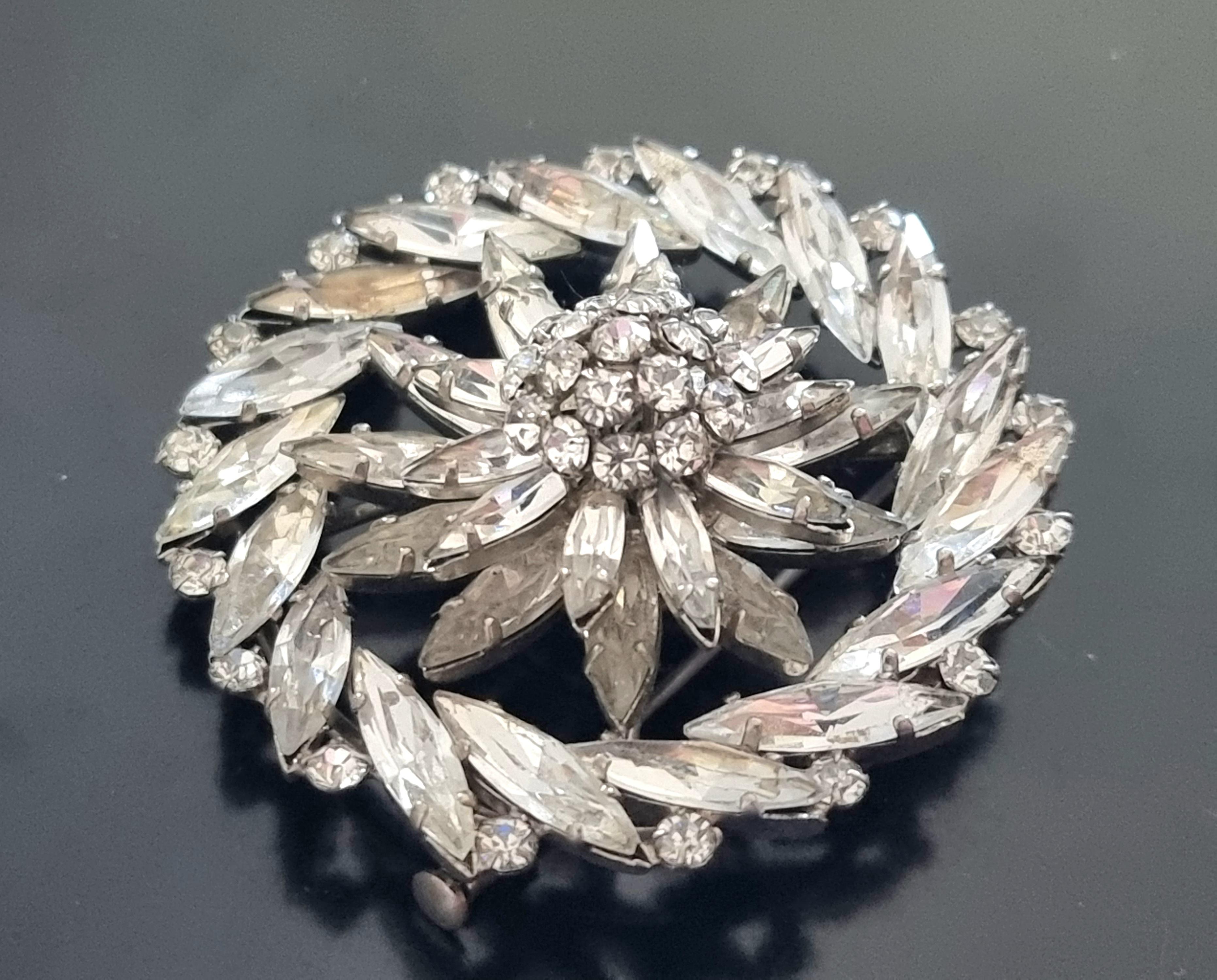 ROGER Jean Pierre, Magnificent old brooch, vintage from the 50s In Good Condition For Sale In SAINT-CLOUD, FR