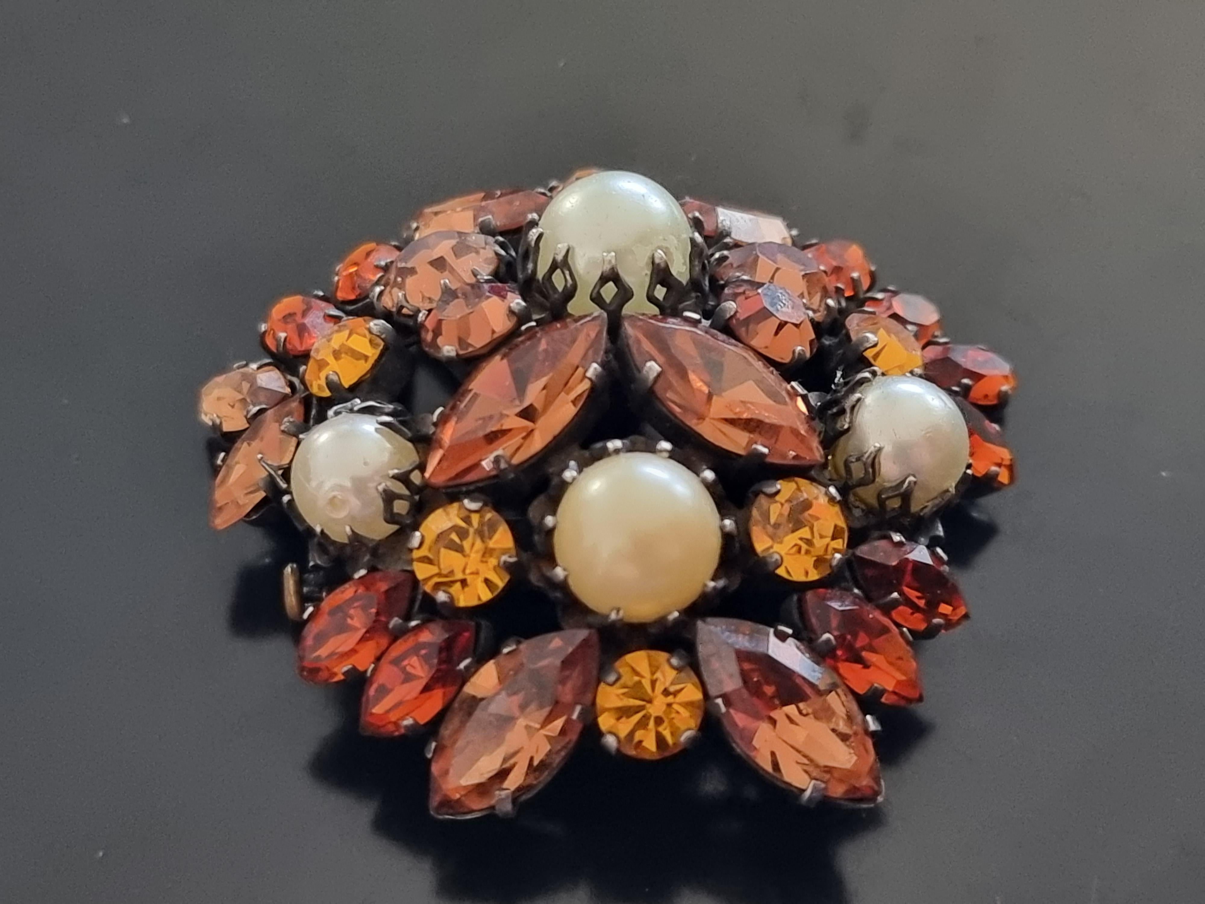 Artist ROGER Jean Pierre, Magnificent old brooch, vintage from the 50s For Sale