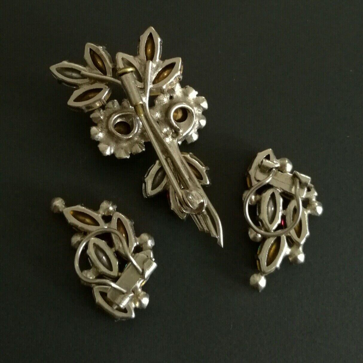ROGER Jean Pierre, Antique, Vintage SET: Brooch and Clip-on Earrings For Sale 1