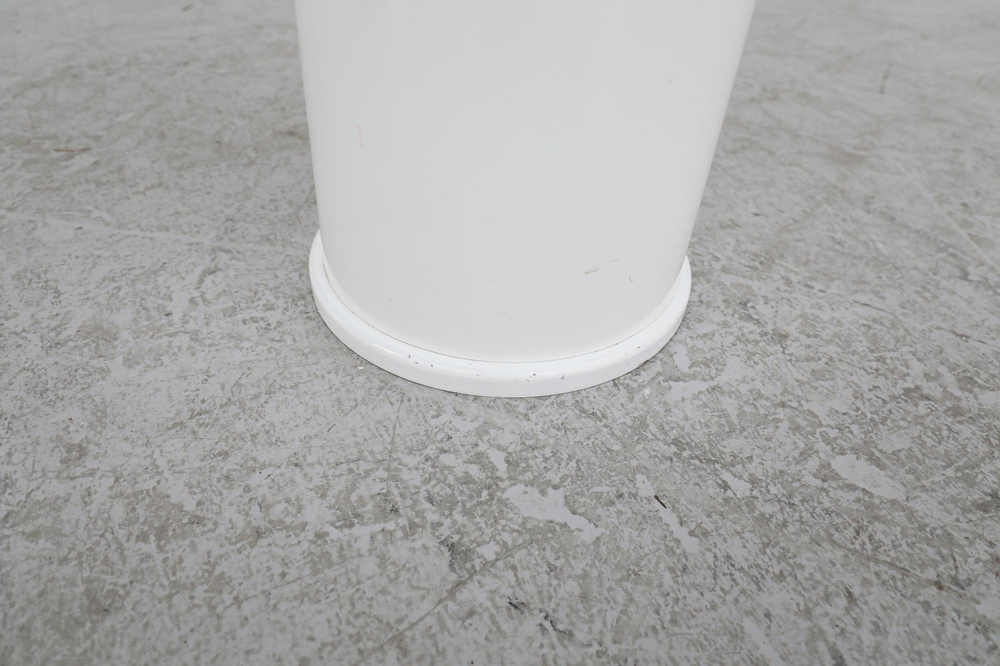 Specchio ovale Roger Lecal Style White Lipstick con base spessa in acrilico in vendita 2