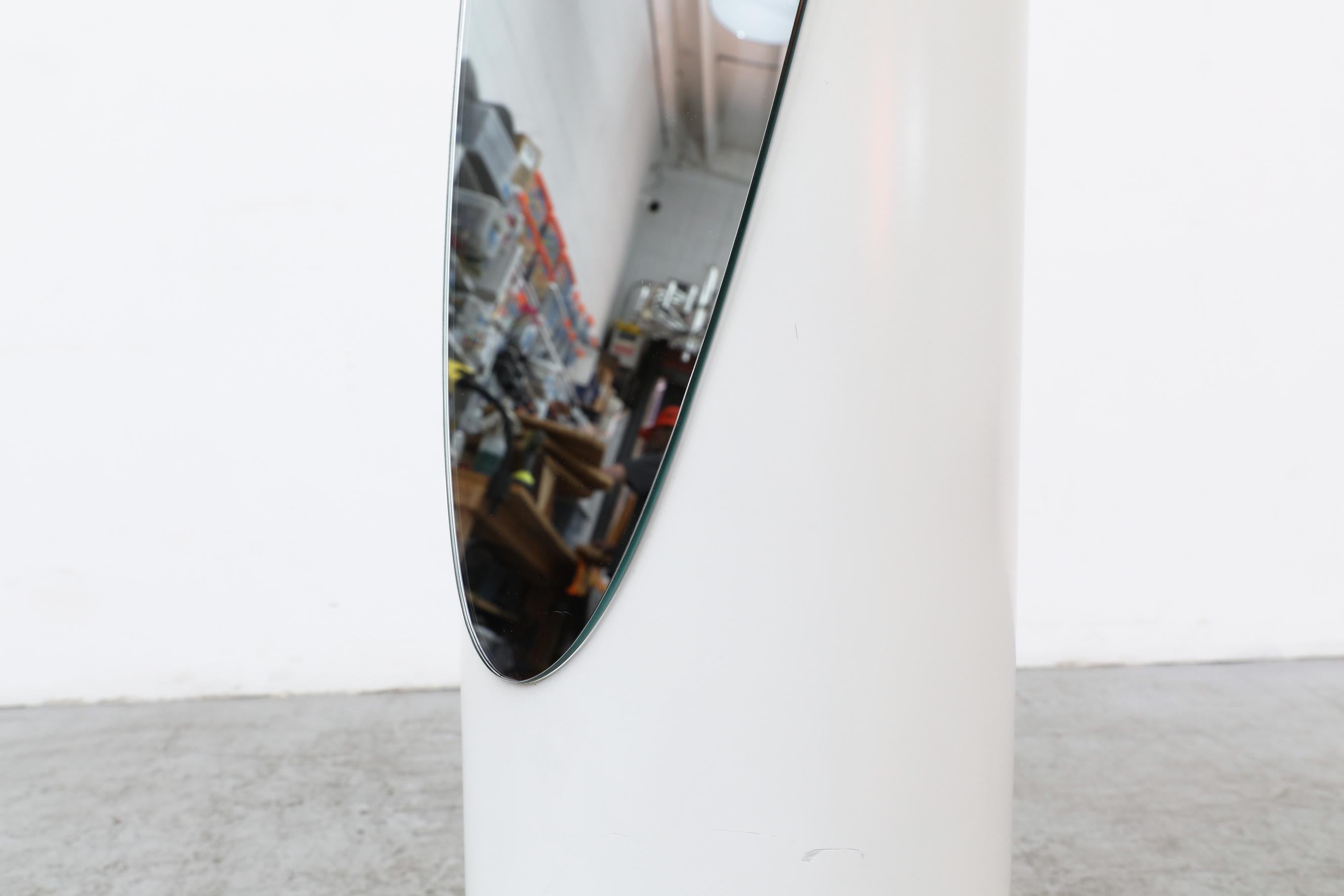 Roger Lecal Style Weißer Lippenstift Oval Standing Mirror im Angebot 2