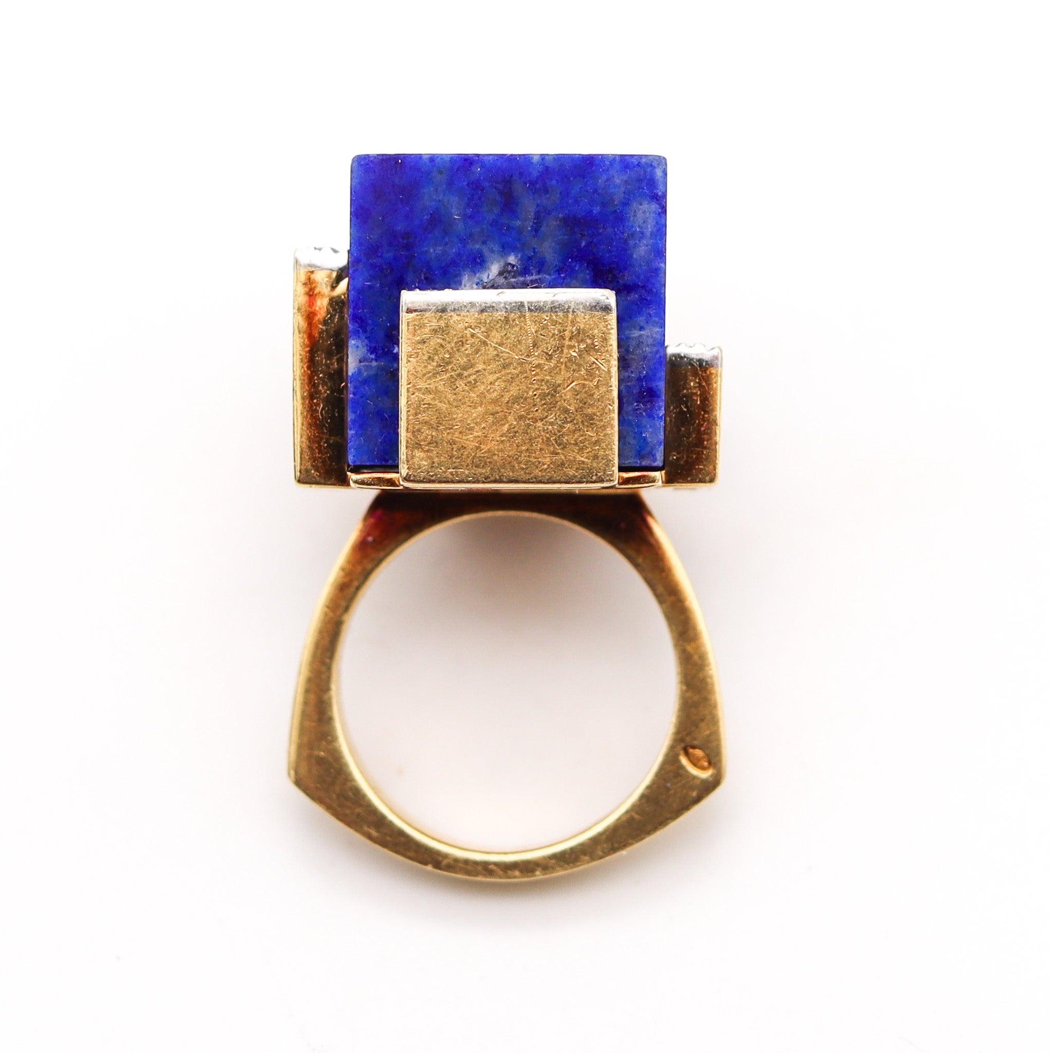 ROGER LUCAS 1970 Cubism Geometric Ring In 18Kt Yellow Gold With Lapis & Diamonds For Sale 4