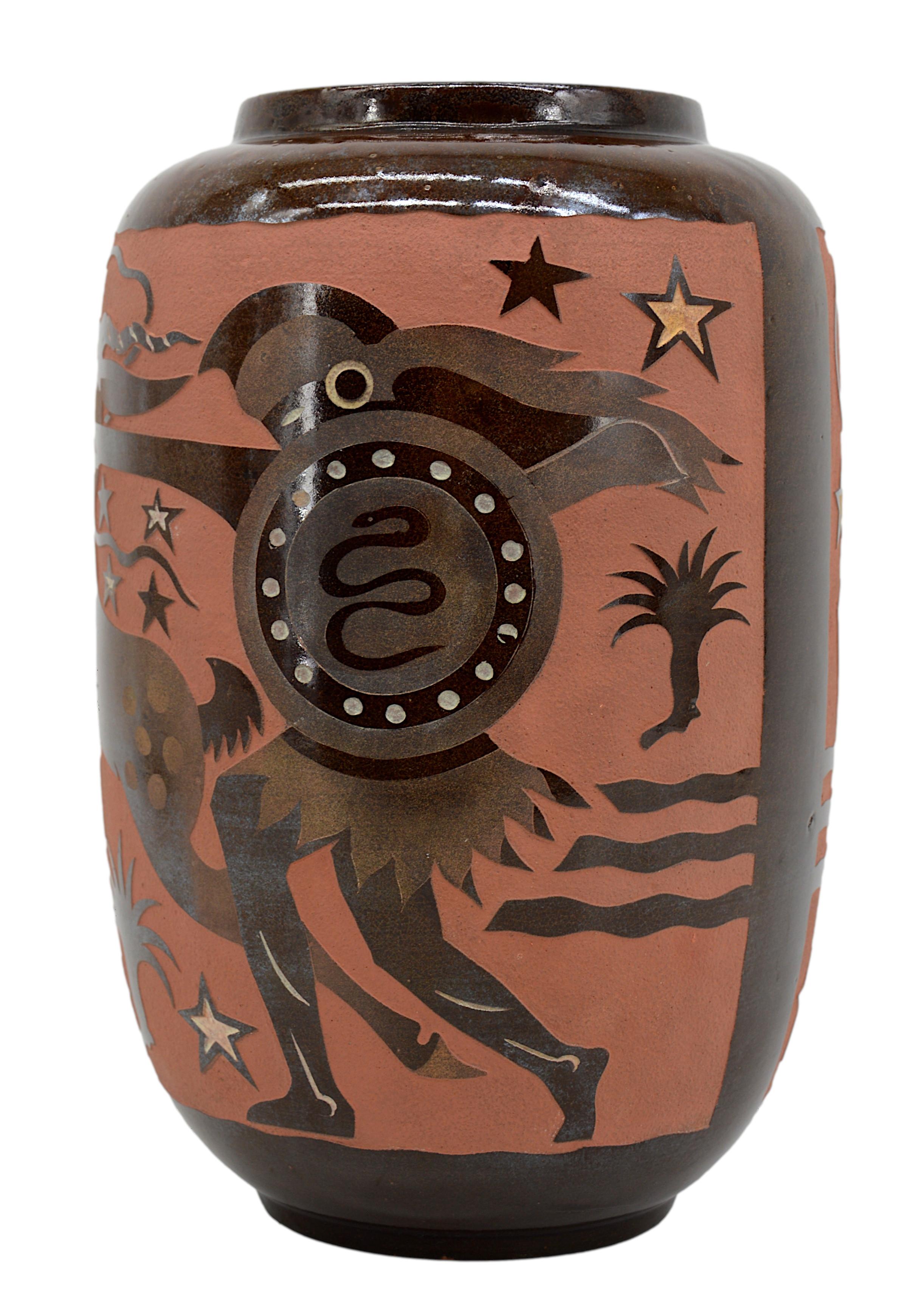 Roger Méquinion, Museale Keramikvase mit antikem Dekor, 1940er Jahre (Art déco) im Angebot