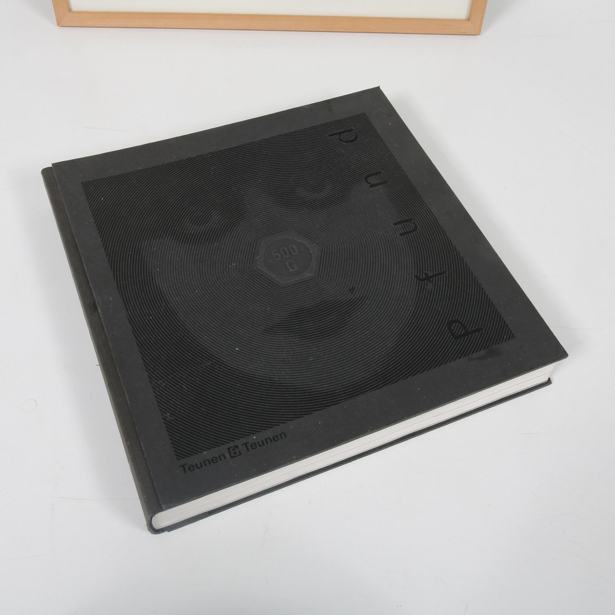 Roger Pfund „Weight and See“ Kunstbuch und Seidenschirm, Deutschland, 1993 (Moderne der Mitte des Jahrhunderts) im Angebot