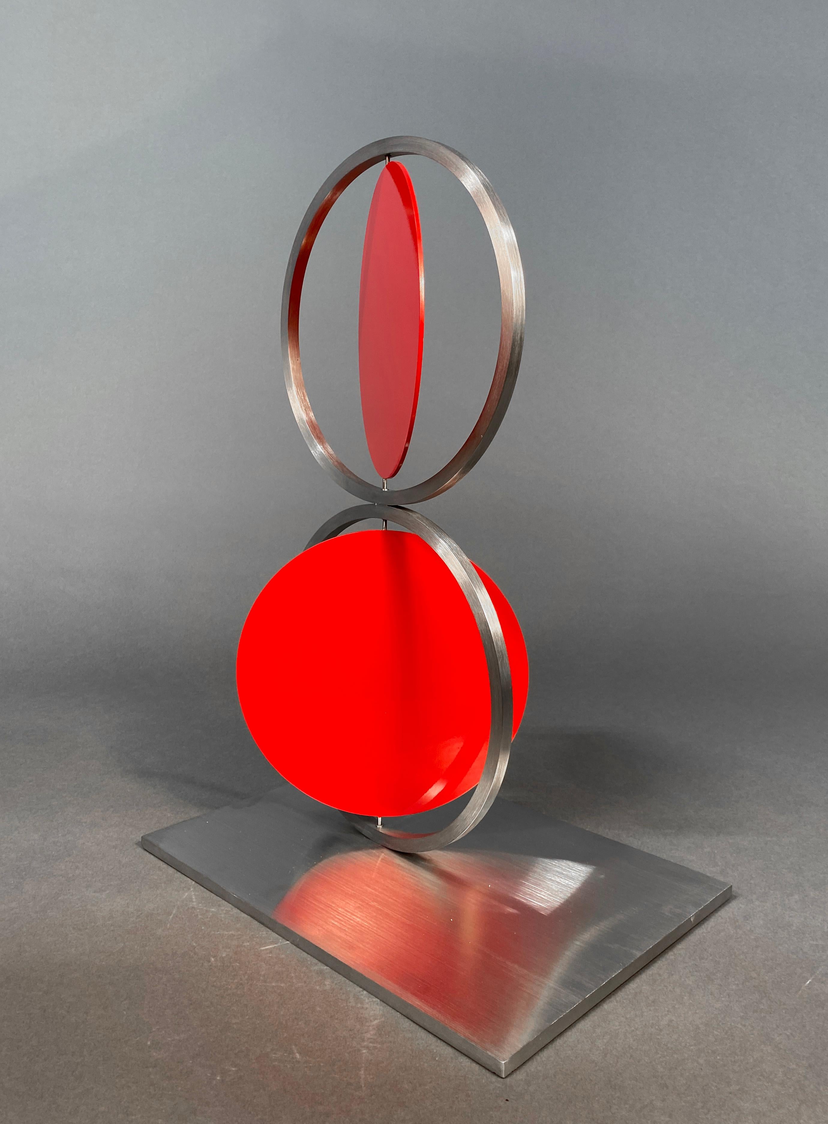 Figura Otto Rosso - Sculpture di Roger Phillips