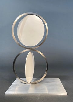 Escultura cinética Figura 8 blanca