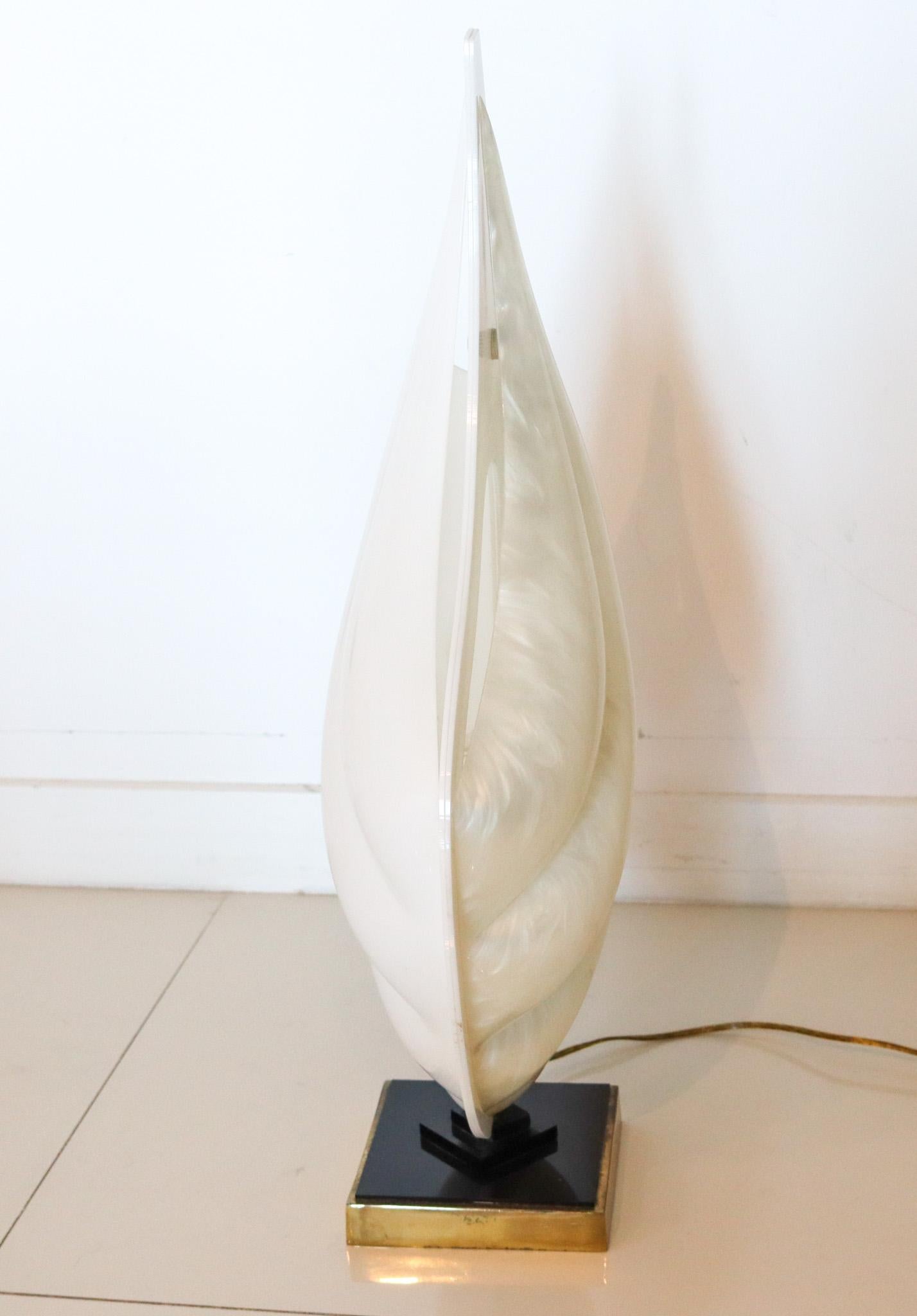 American Roger Rougier 1970 Single Modernist Table Acrylic Lamp in Clam Shaped For Sale