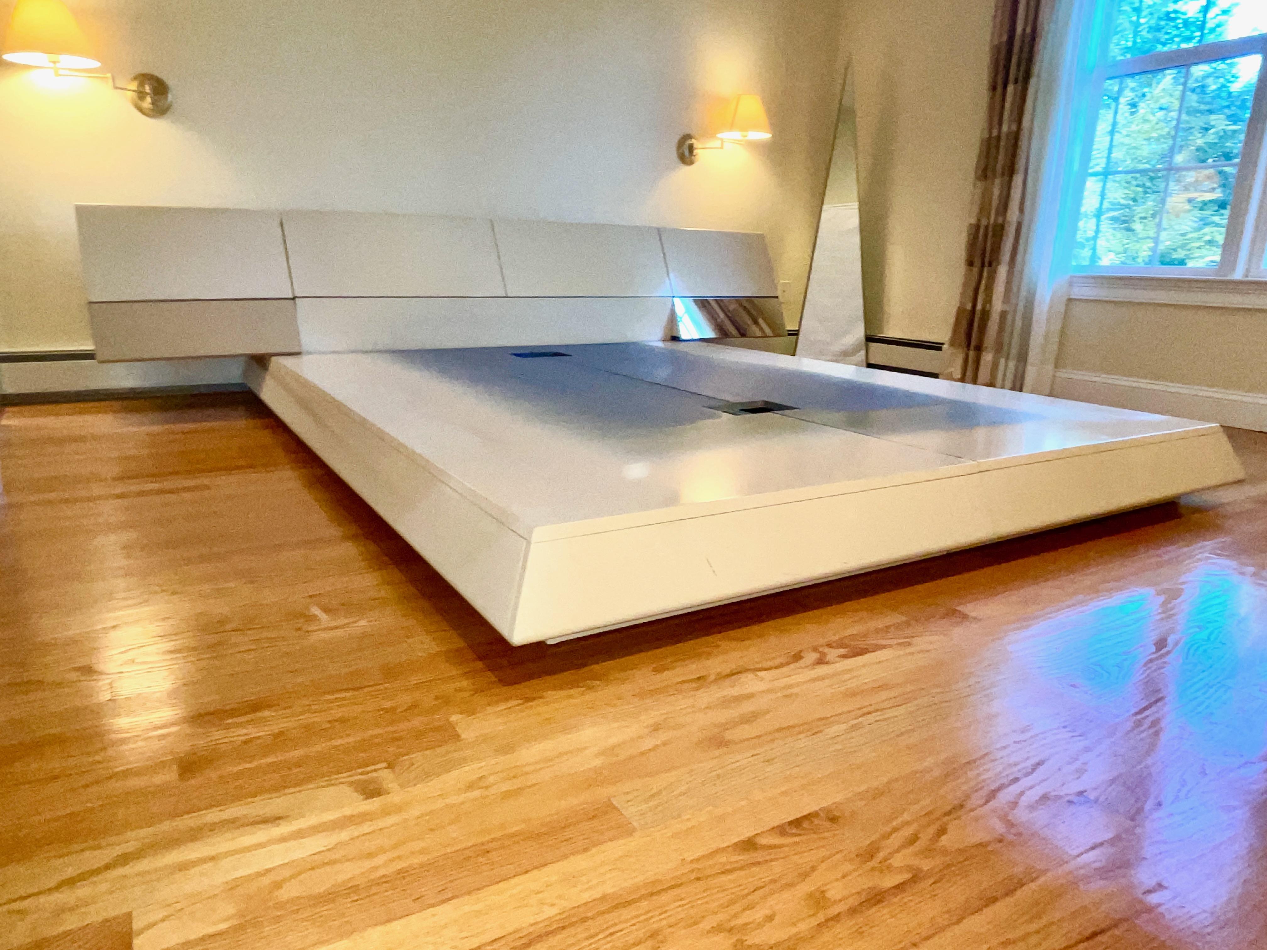 Cama Lacada Roger Rougier - Queen Era espacial en venta