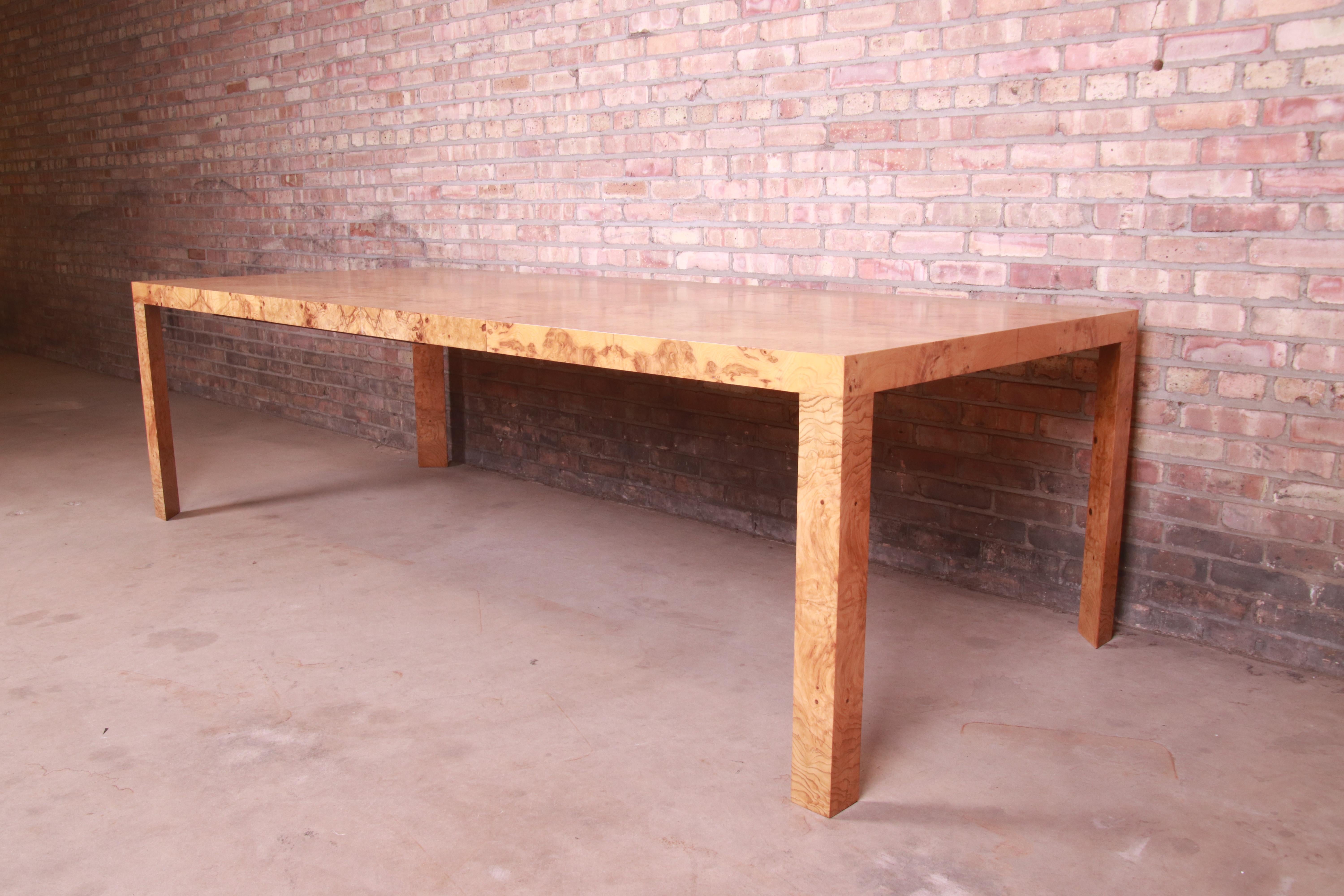 Roger Sprunger for Dunbar Burl Wood Extension Dining Table, Newly Refinished In Good Condition In South Bend, IN