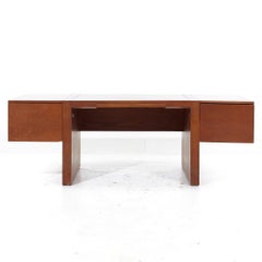 Roger Sprunger für Dunbar Chefschreibtisch aus Eiche aus der Mitte des Jahrhunderts