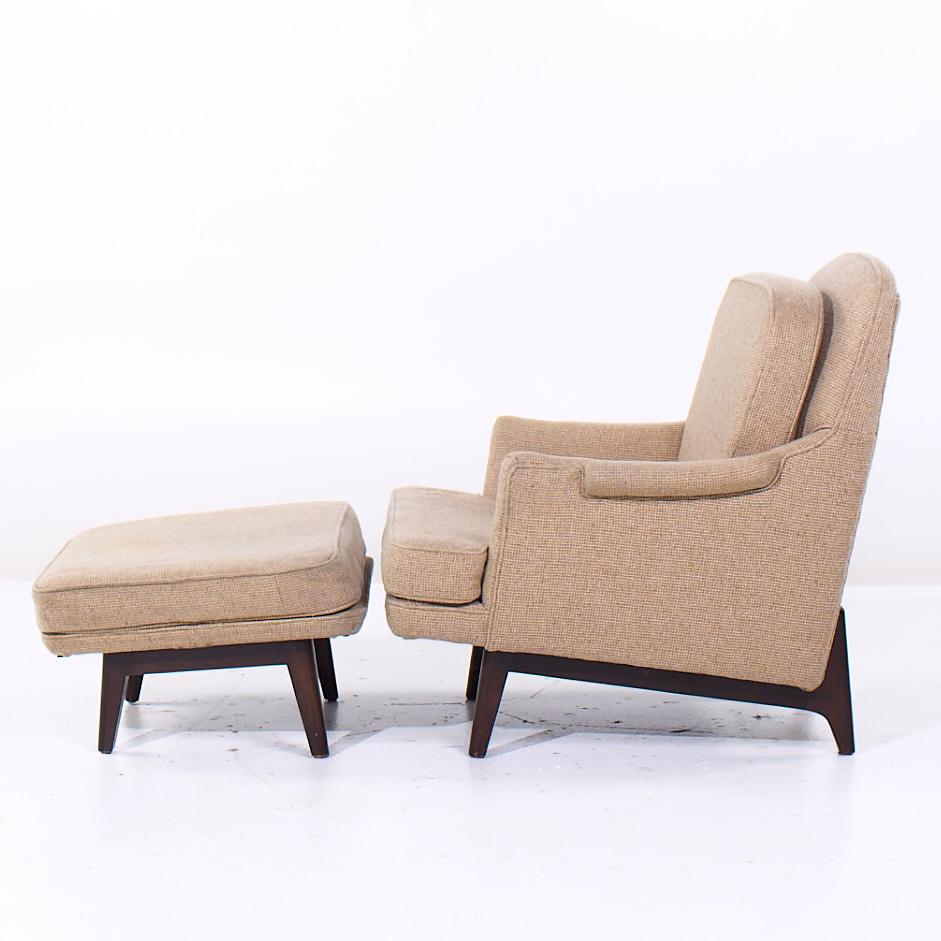 Roger Sprunger para Dunbar Silla de salón y otomana de mediados de siglo en venta 1