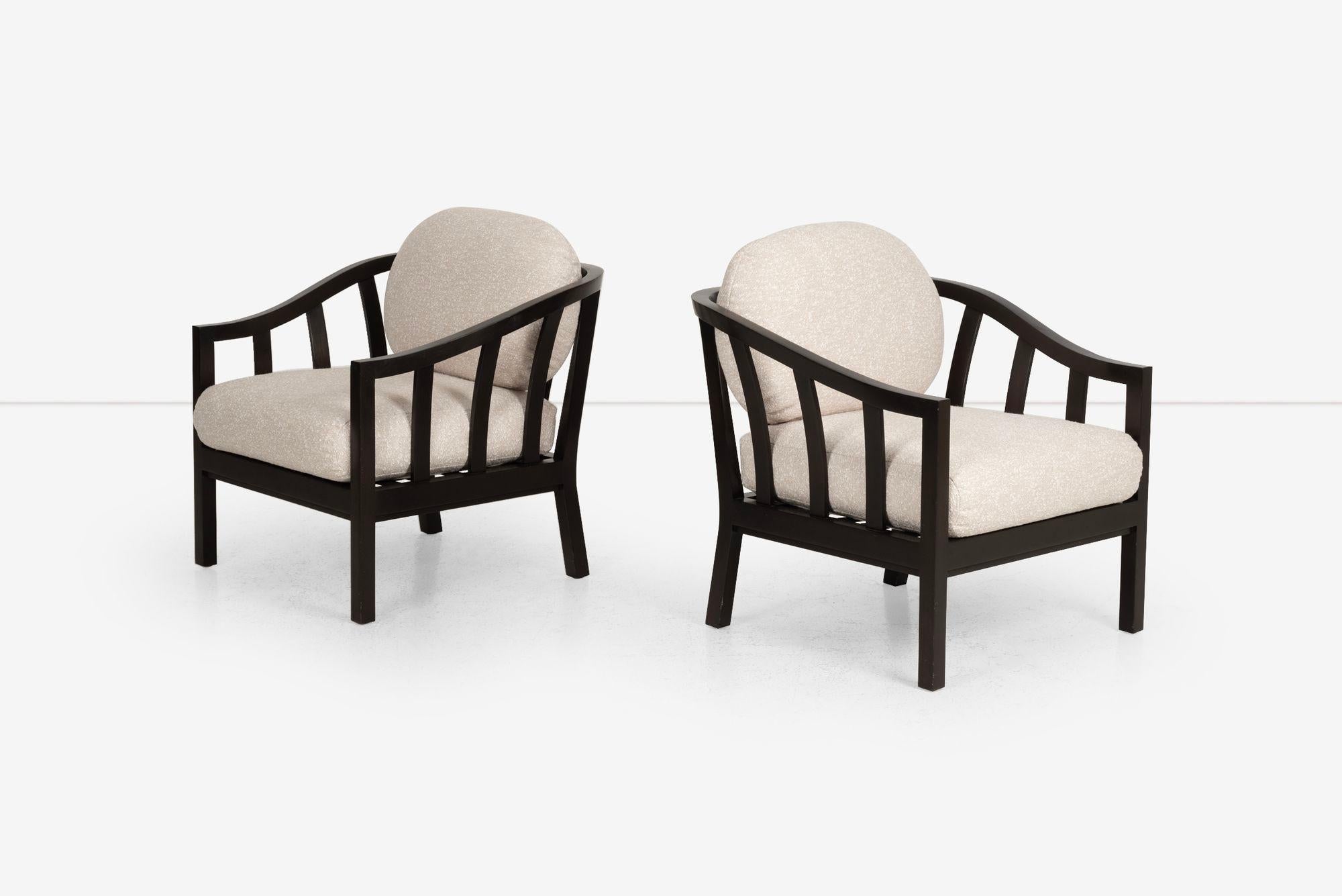 Roger Sprunger pour Dunbar Paire de chaises longues, c.1965
Lattes verticales en acajou massif avec accoudoirs inclinés et dossier incurvé.
Rembourrage : Coussins nouvellement rembourrés avec coussins de dossier remplis de duvet en boucle Great