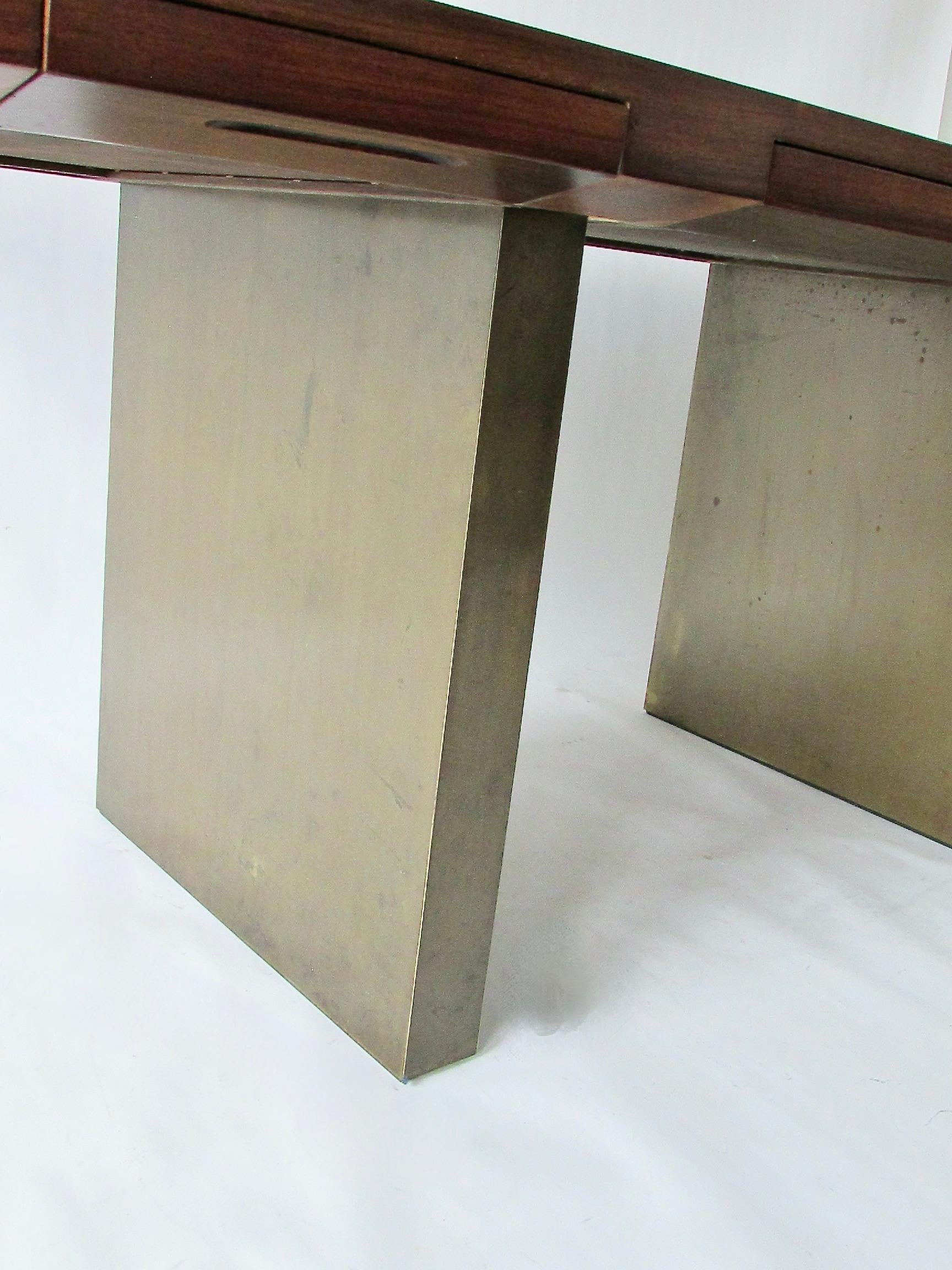 Roger Sprunger per Dunbar Scrivania in palissandro su basamento in bronzo in vendita 6