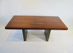 Bureau en bois de rose Roger Sprunger pour Dunbar sur socles en bronze