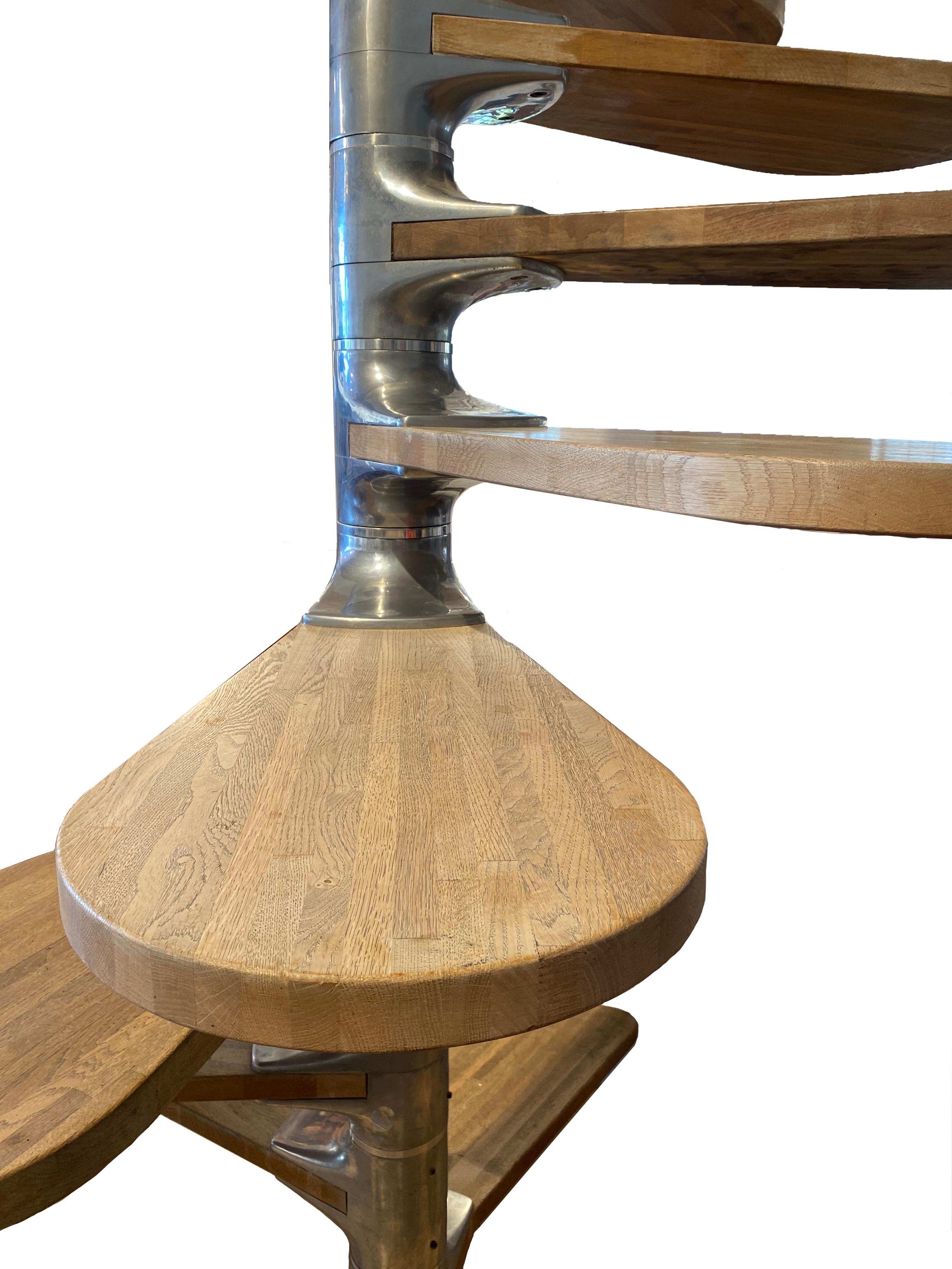Roger Tallon wooden 'Helicoid' Staircase - M400
TH Design.
Spiral staircase by Roger Tallon.
Made of 24 wooden steps.
Circa 1964, France.
Very good vintage condition.
Roger Tallon (March 9, 1929 - October 20, 2011) was a French designer, considered