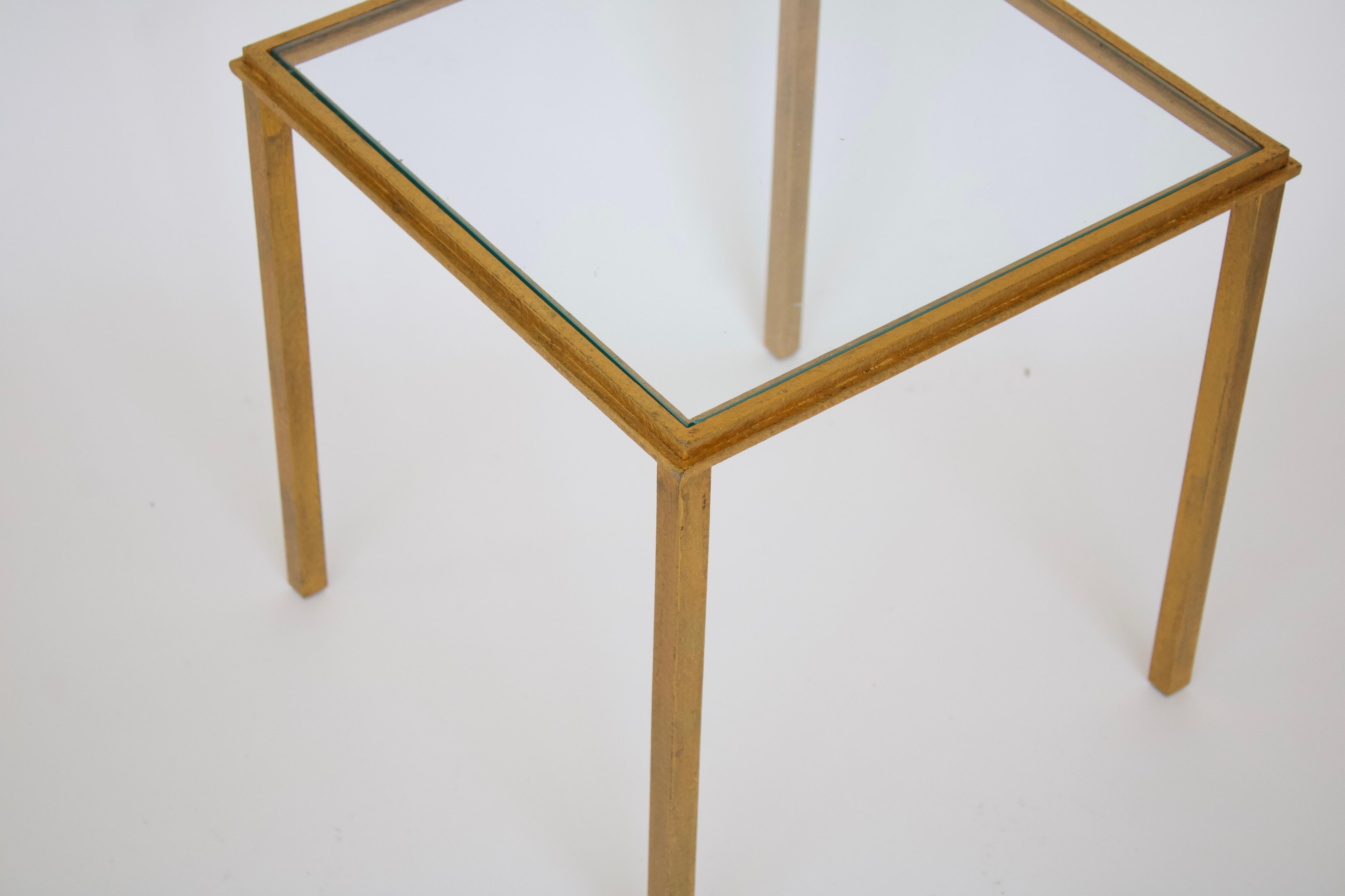 Tables d'appoint ou table basses en fer doré français Roger Thibier en vente 7