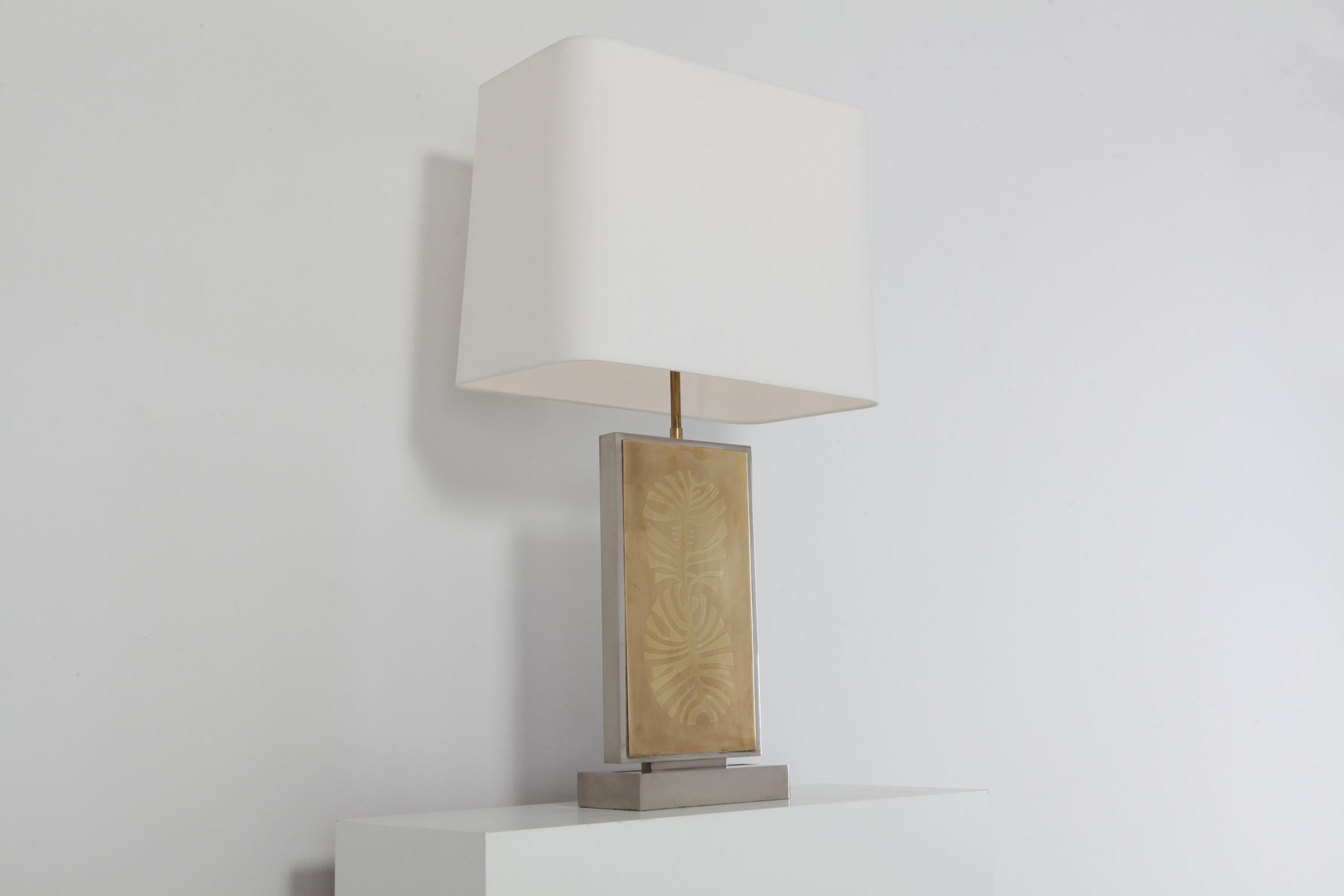 European Roger Vanhevel Brass Etched Impressive Table Lamp For Sale