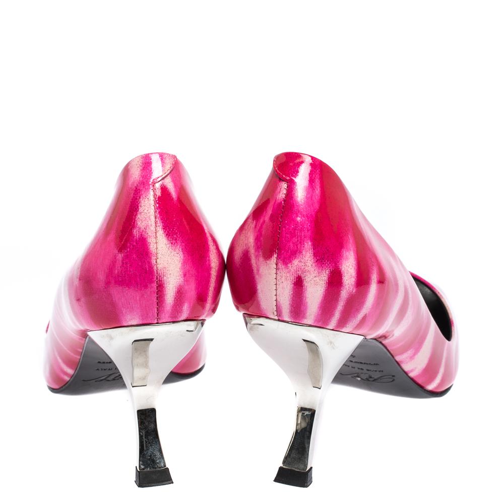 Roger Vivier Abstract Pink Patent Leather Curved Heel Pumps Size 41 In Good Condition In Dubai, Al Qouz 2