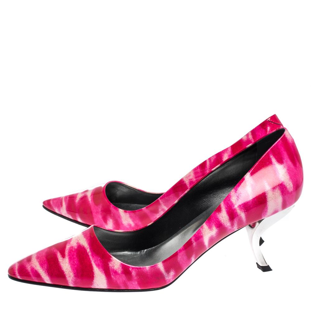 Women's Roger Vivier Abstract Pink Patent Leather Curved Heel Pumps Size 41