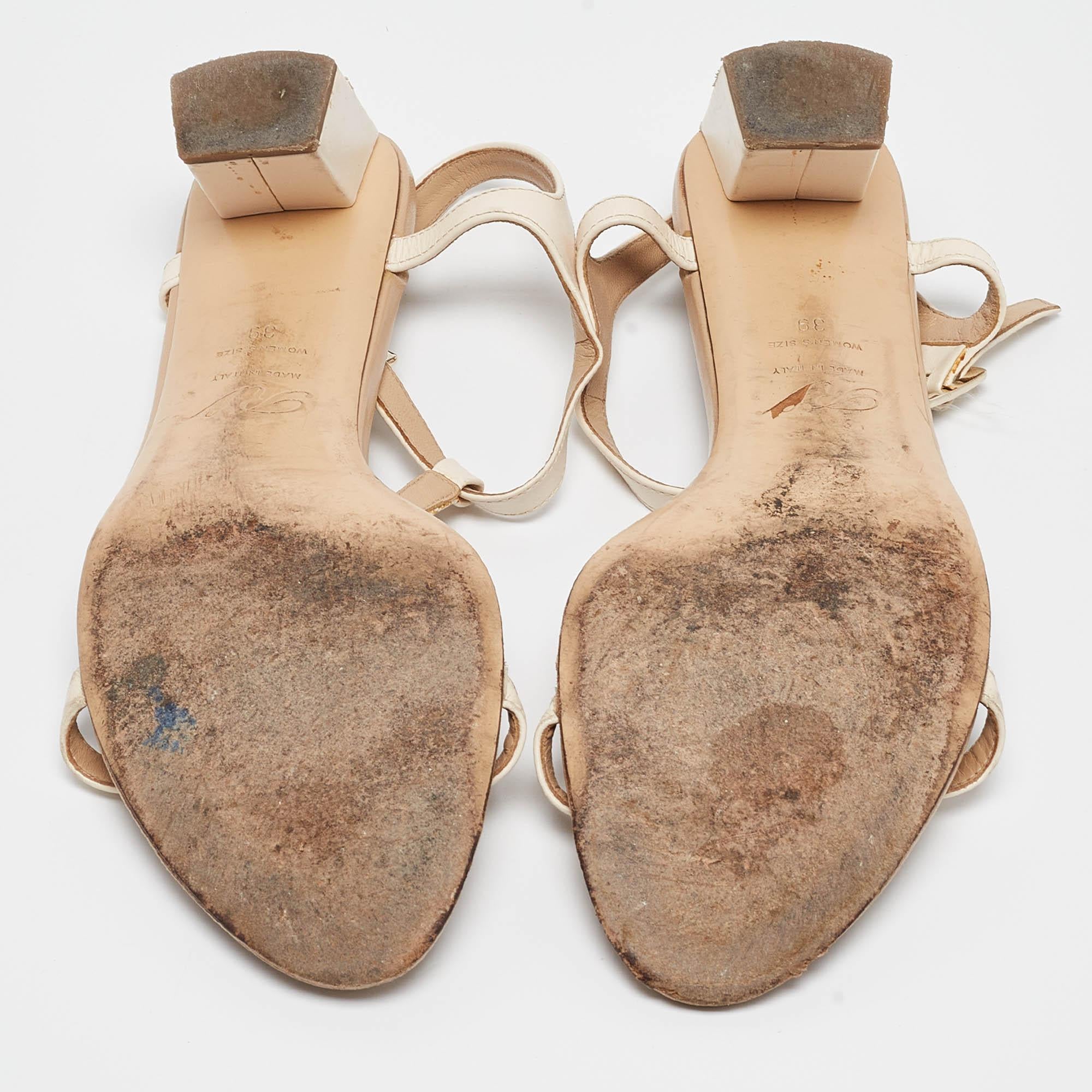 Roger Vivier Beige/Off White Leather Chips T Strap Sandals Taglia 39 1