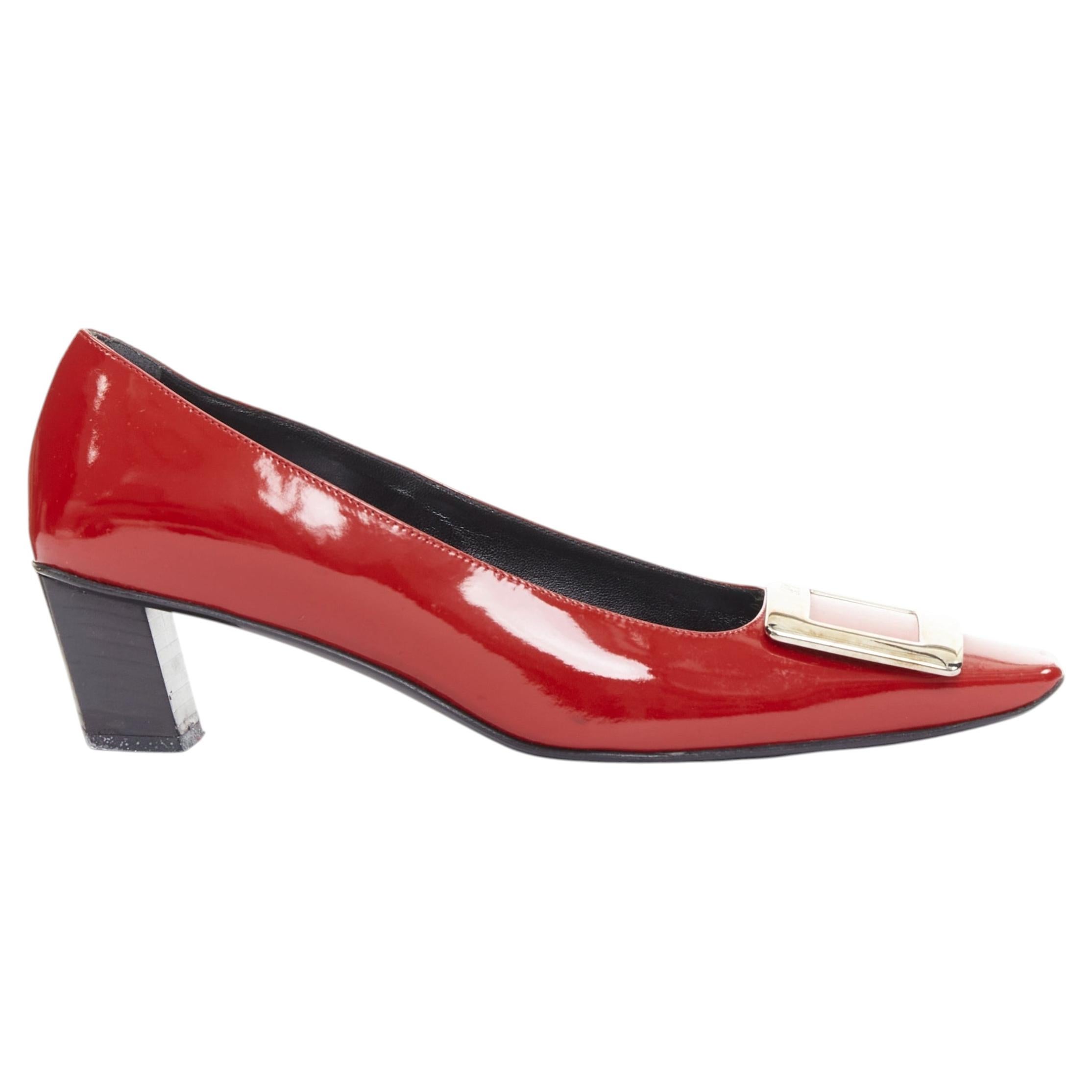 Roger Vivier Belle Vivier Pumps aus rotem Lackleder mit quadratischen Schnallen, Größe 36,5