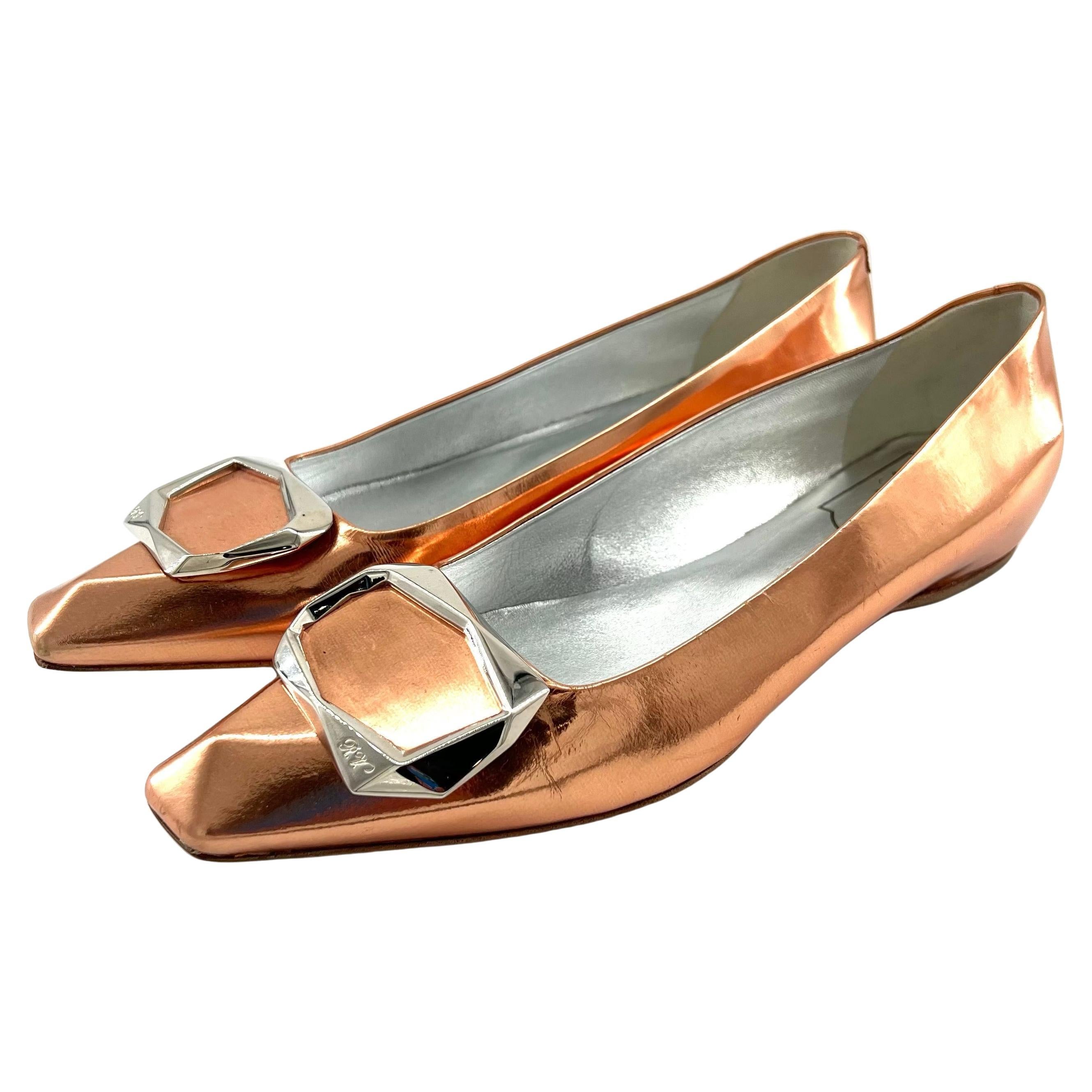 Roger Vivier "Belle Vivier" Chaussures en cuir verni or rose