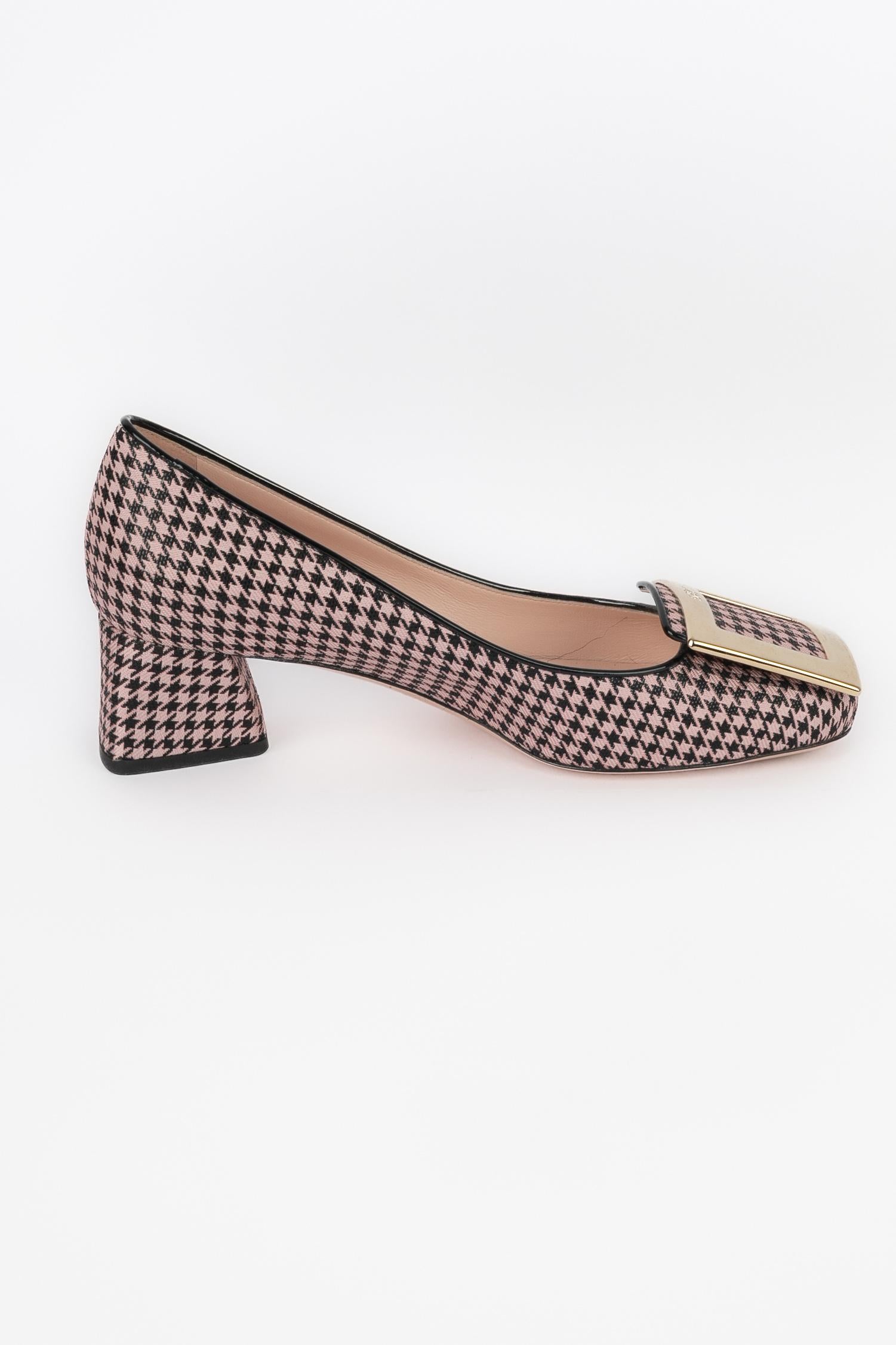 Scarpe nere e rosa Roger Vivier In condizioni buone in vendita a SAINT-OUEN-SUR-SEINE, FR