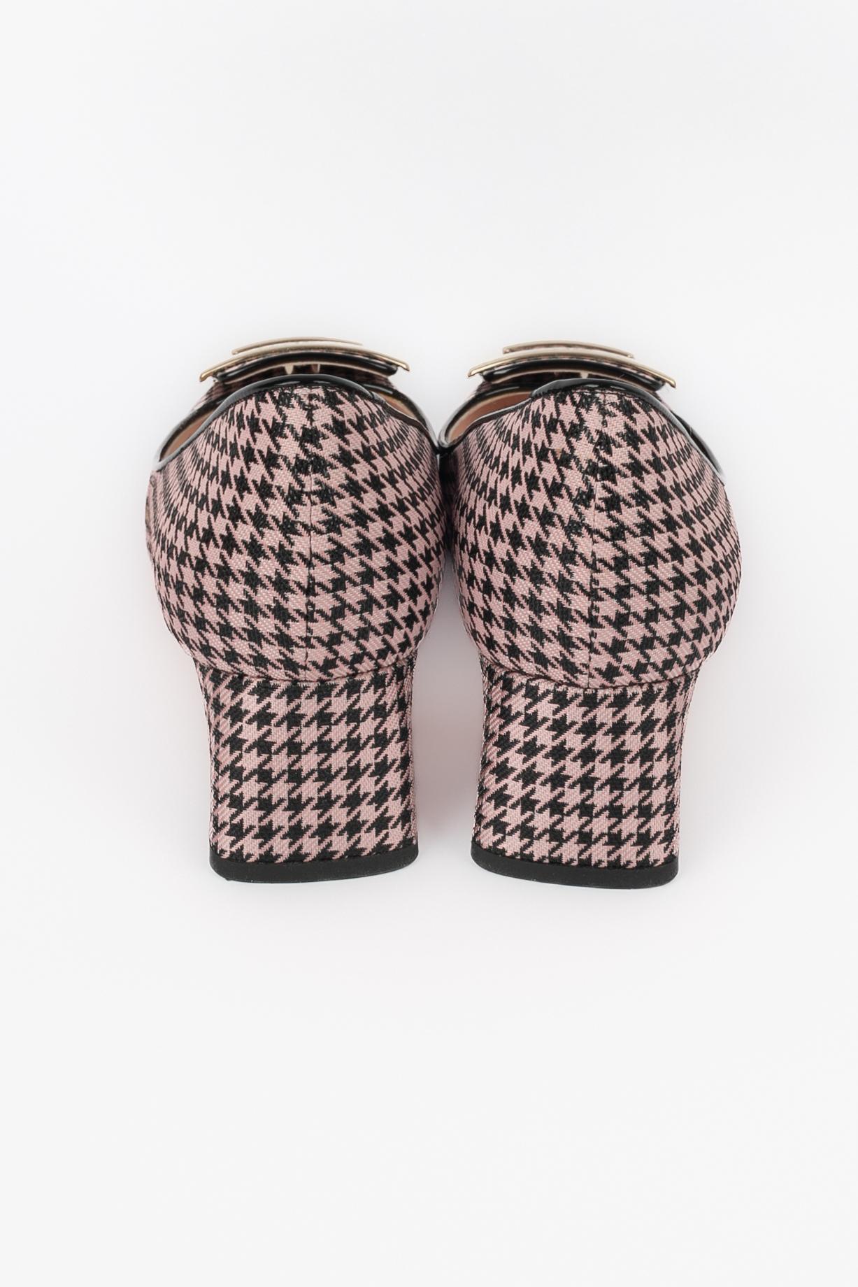Donna Scarpe nere e rosa Roger Vivier in vendita