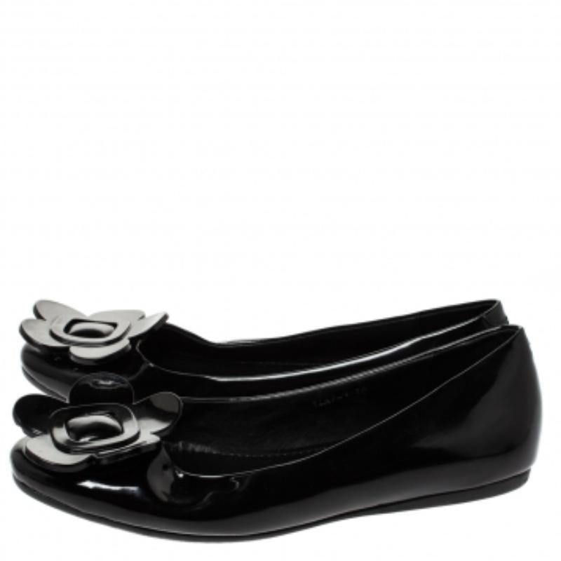 Roger Vivier Black Floral Applique Patent Leather Ballet Flats Size 39 Negro en venta