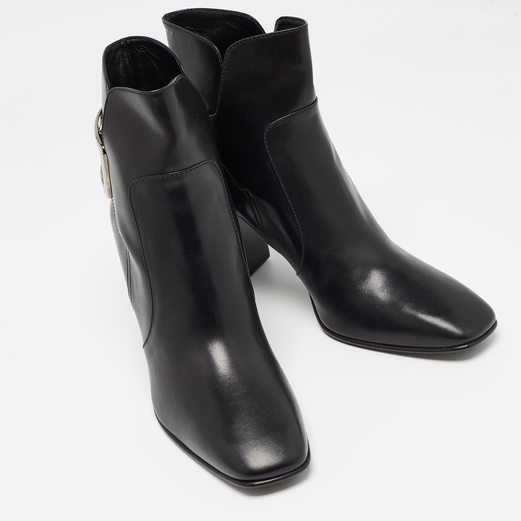 Women's Roger Vivier Black Leather Buckle Ankle Boots Size 40.5 For Sale