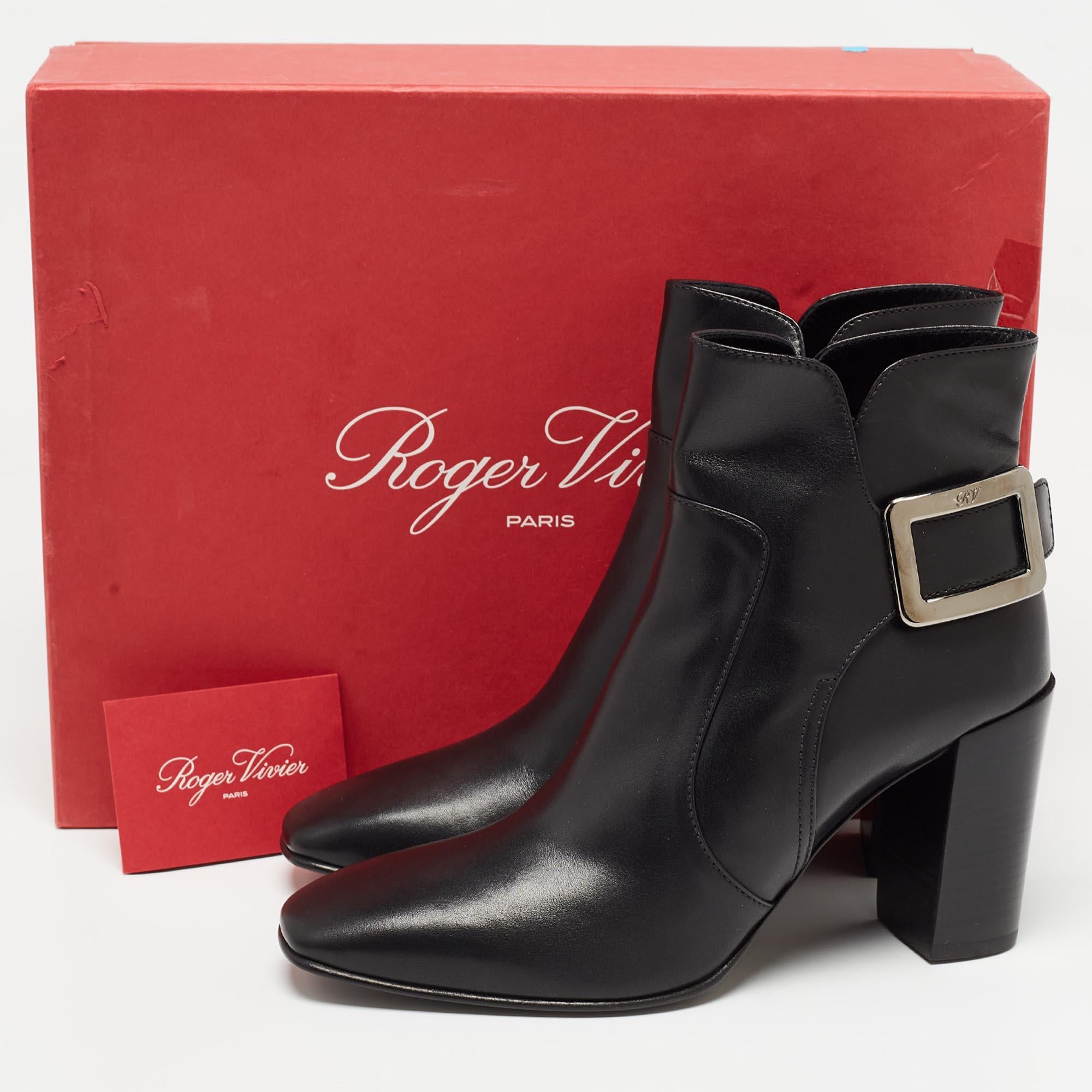Roger Vivier Black Leather Buckle Ankle Boots Size 40.5 For Sale 5