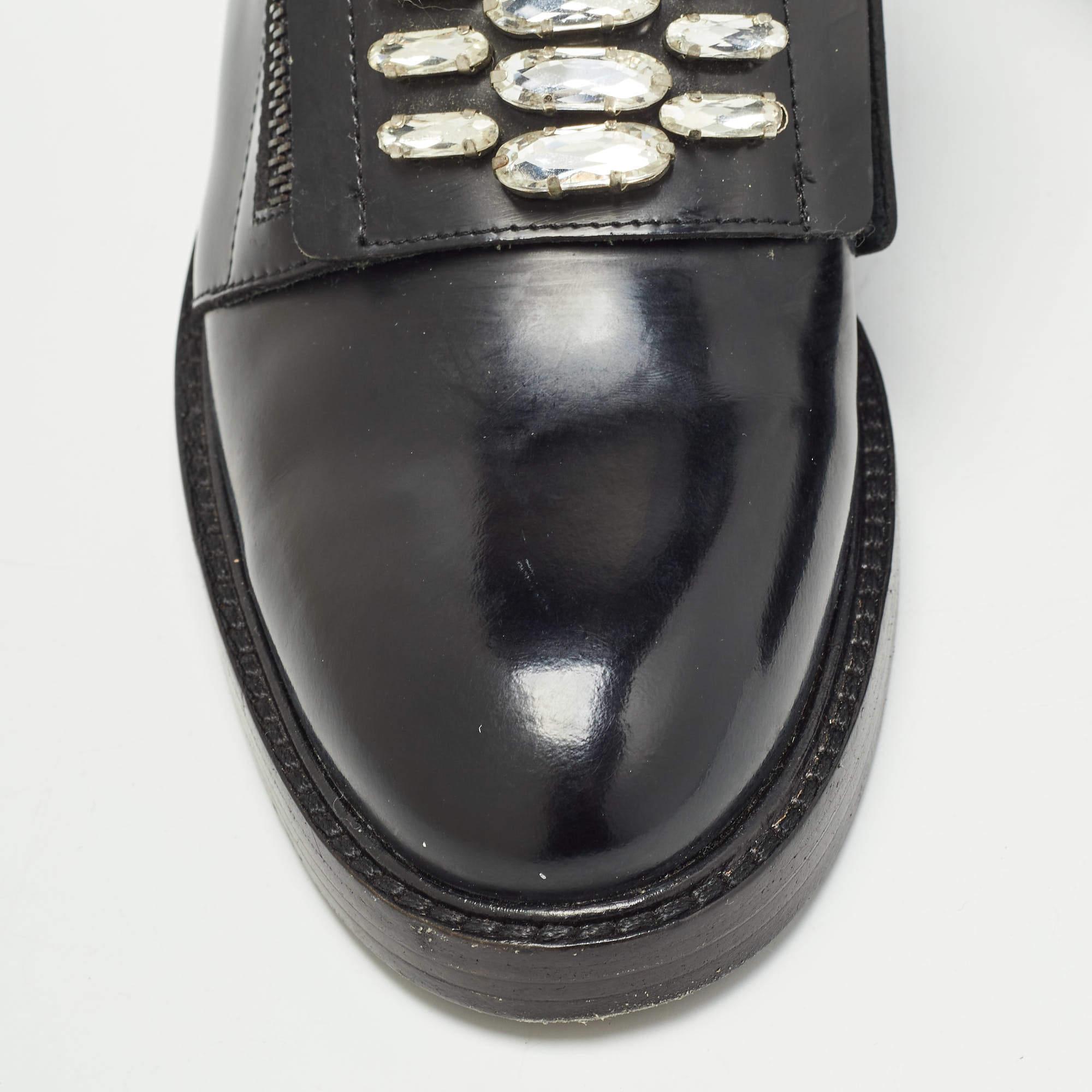 Roger Vivier Black Leather Crystal Embellished Oxfords Size 36 For Sale 4